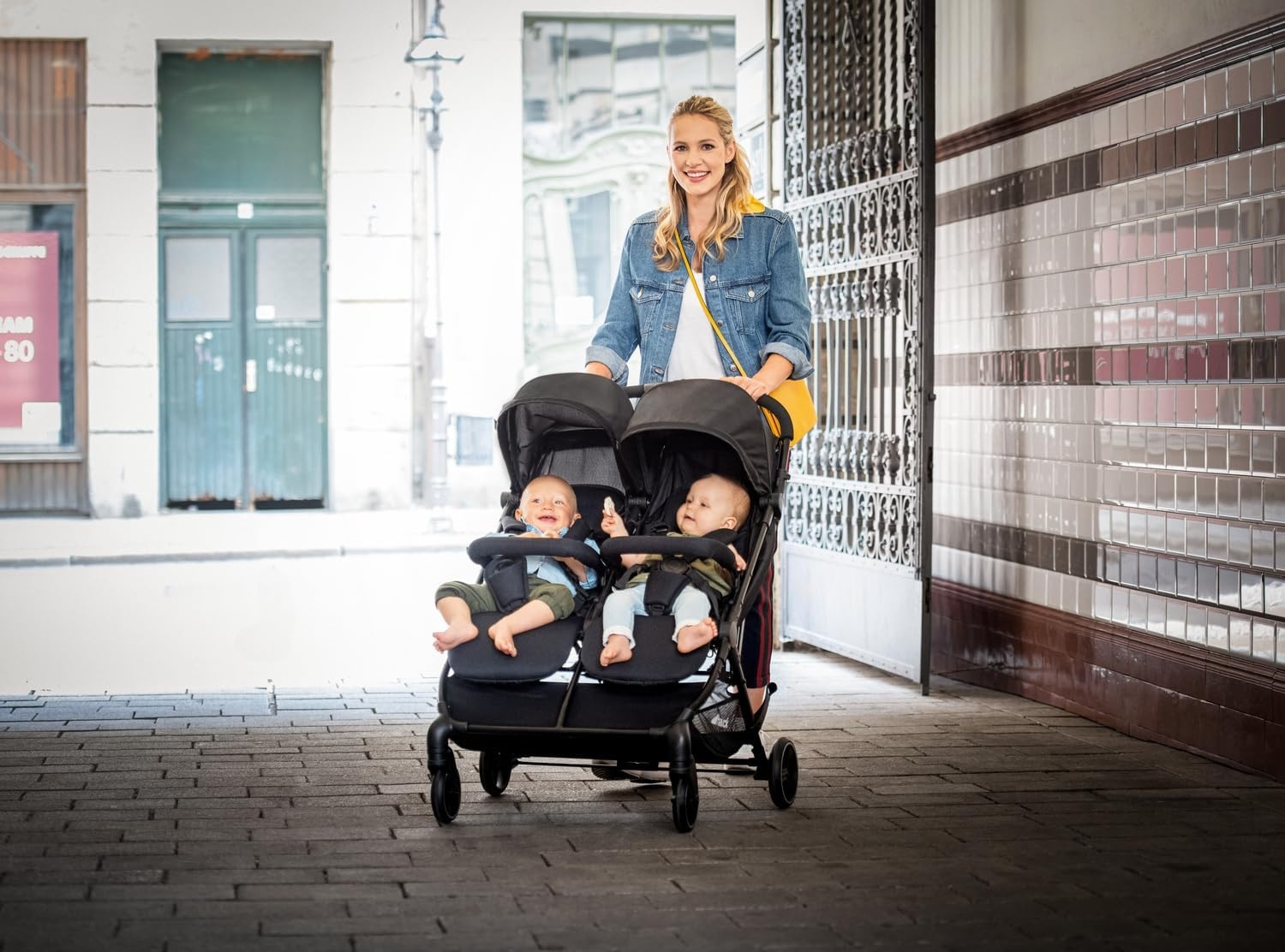 Hauck Swift X Duo tweepersoons kinderwagen, opvouwbaar met verstelbare functie vanaf de geboorte, voor 2 kinderen tot 15 kg per stuk, mand tot 6 kg, lekvrije wielen (zwart)
