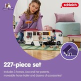schleich HORSE CLUB | Paardenvrachtwagen 42619 | met paardenbox, 3 paarden, Lisa, haar ouders en accessoires | cadeau voor kinderen | speelgoed met paarden vanaf 5 jaar | set van 227 onderdelen