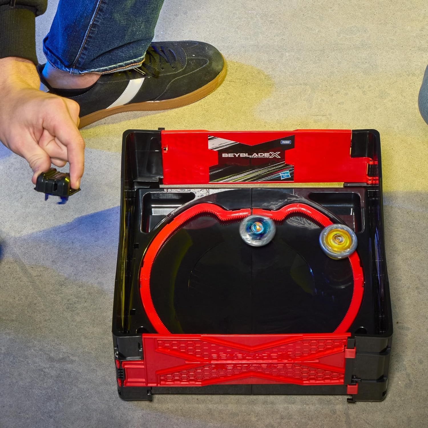 Clash-and-Carry Beystadium voor Beyblade X: Draagbaar & Inklapbaar met 33% Korting!
