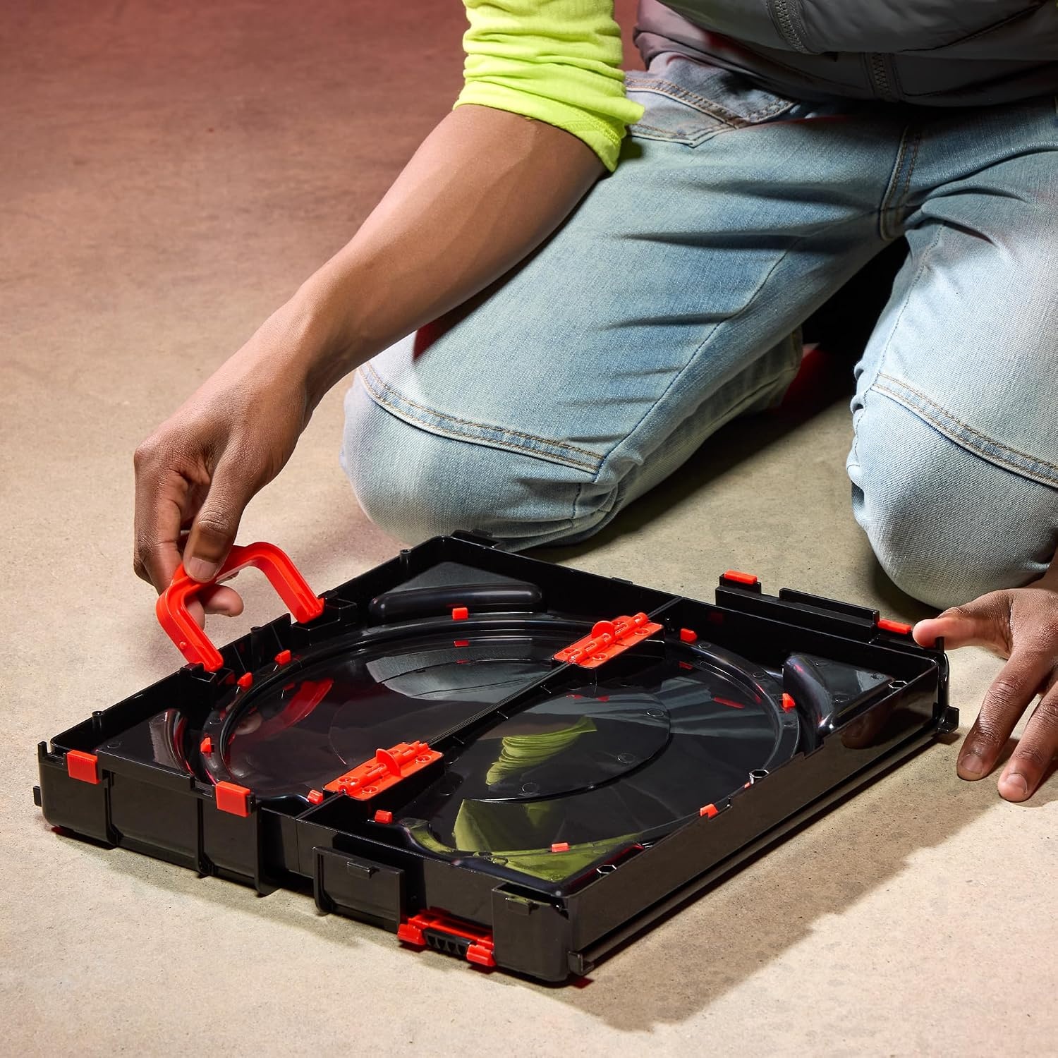 Clash-and-Carry Beystadium voor Beyblade X: Draagbaar & Inklapbaar met 33% Korting!