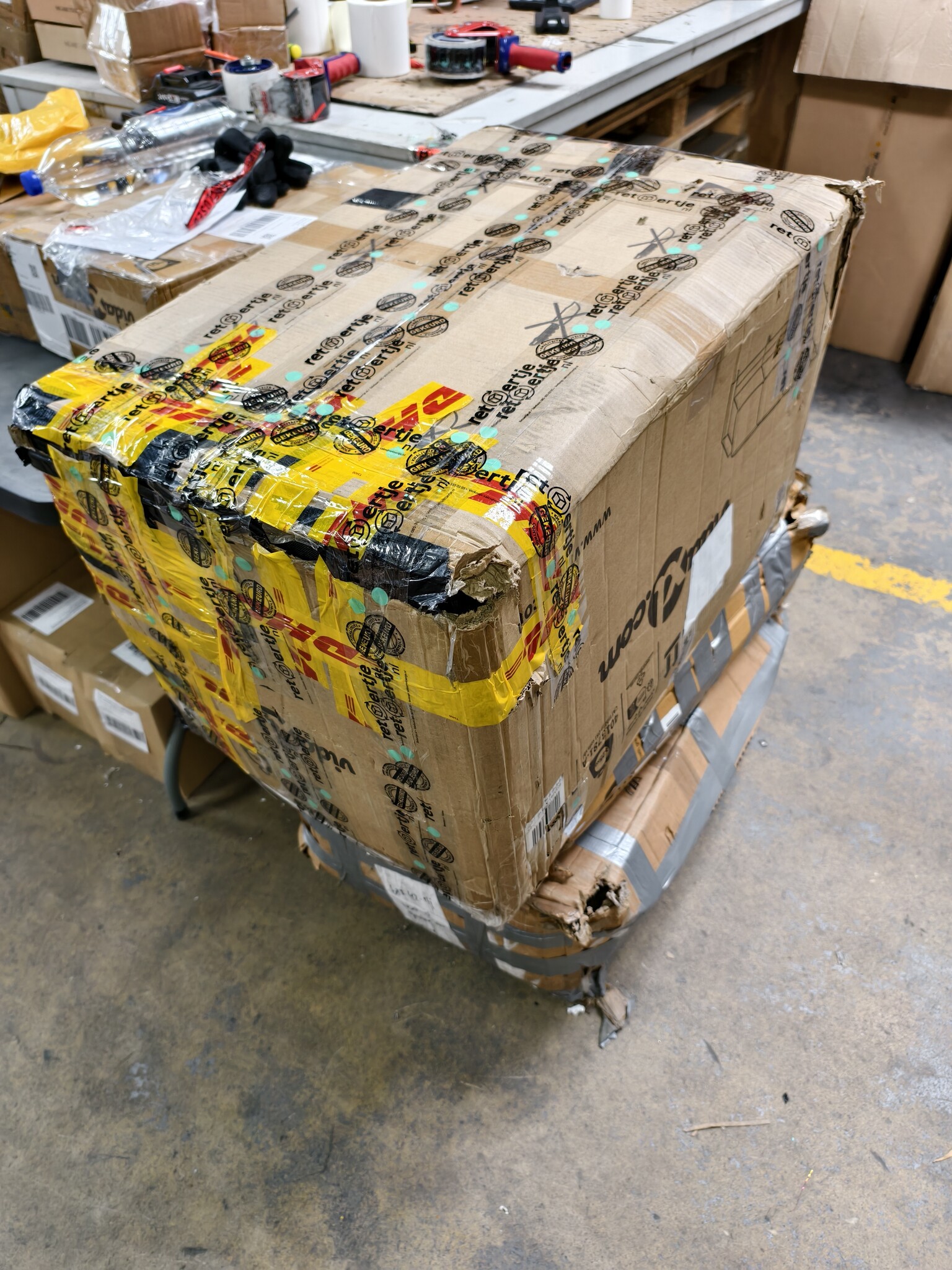Zwarte Driezitsbank van Stof - 180 cm Breed - 55% Korting!