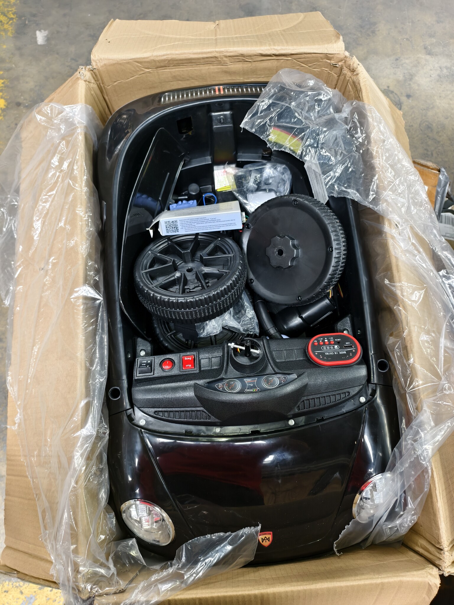 Elektrische Kinderauto Zwart | 12V | 5 km/u | Afstandsbediening | -54%