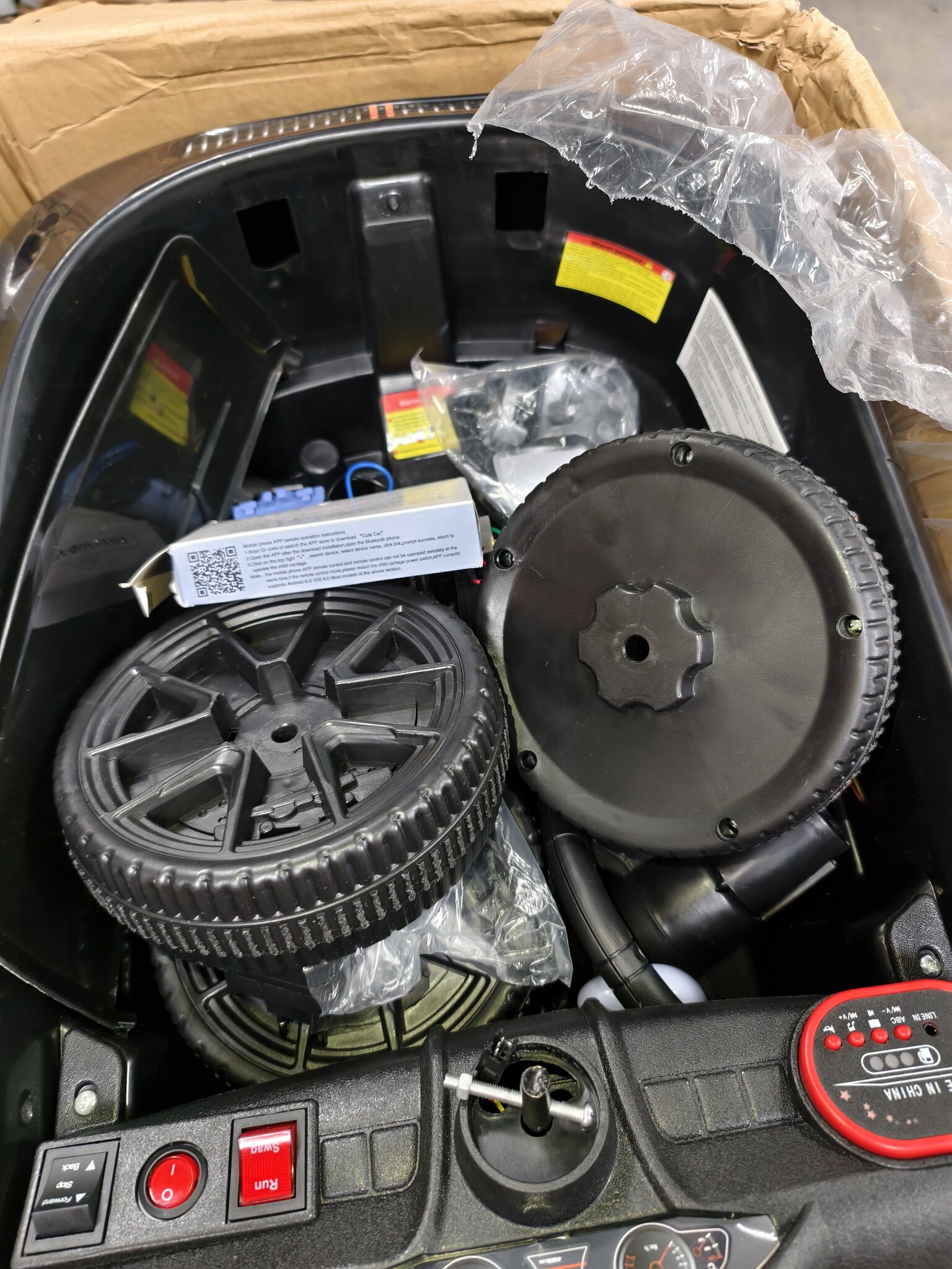 Elektrische Kinderauto Zwart | 12V | 5 km/u | Afstandsbediening | -54%