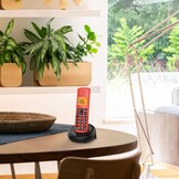 ALCATEL E260 Solo Rode draadloze telefoon. Blokkeert ongewenste oproepen, handsfree-functie.