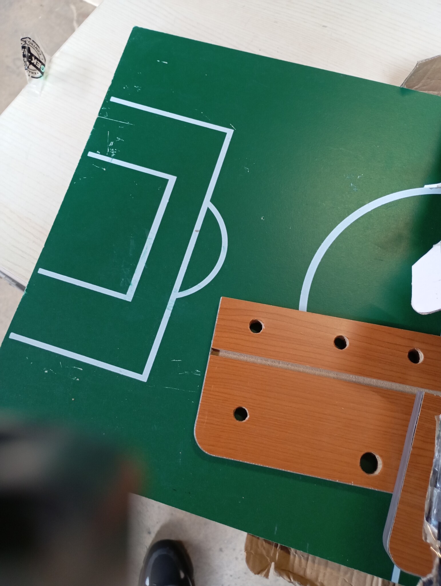 Stevige Houten Tafelvoetbaltafel met Schokdempers - 53% Korting!