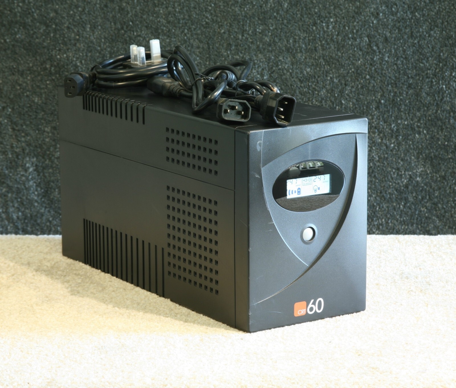 UPS 2000VA/1400W met 2 stopcontacten | 61% Korting