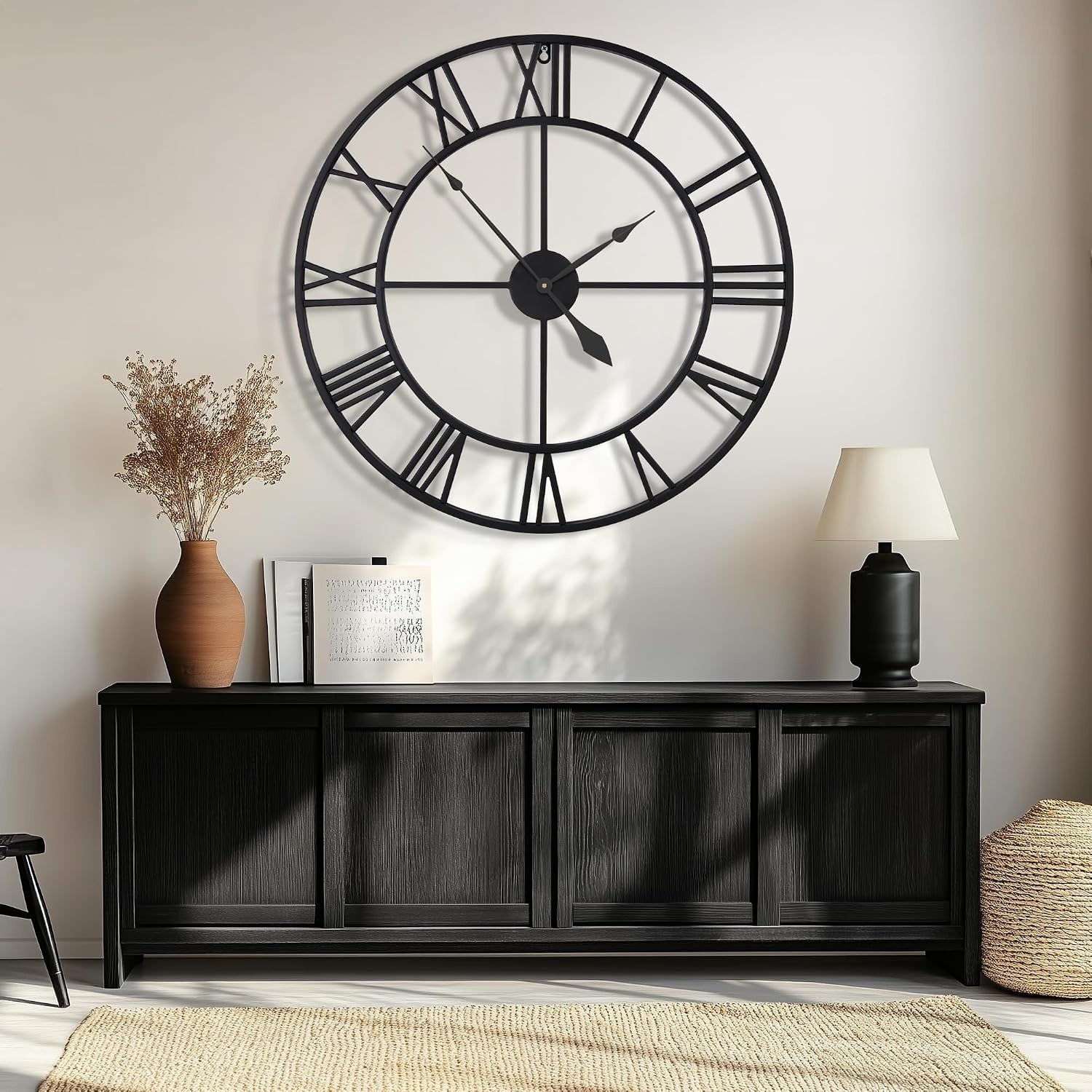 HAITANG 40 inch grote wandklok, oversized moderne ronde, zwart metaal, geruisloos, bijna niet-tikkende batterij, Romeinse cijfers, klokken voor woonkamer, slaapkamer, wandklok decoratie