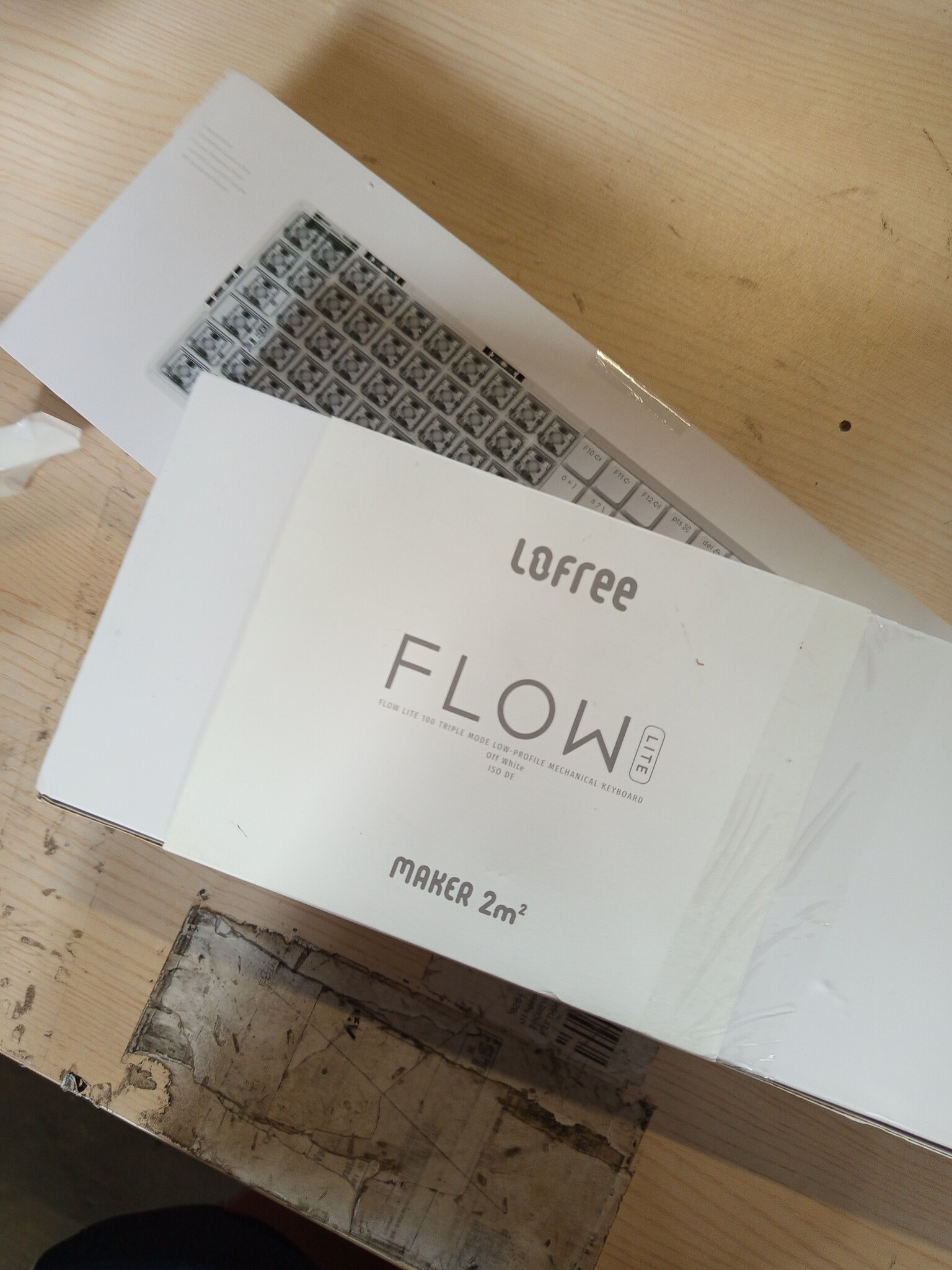 LOFREE Flow Lite100 toetsen Low Profile Mechanical Toetsenbord (Duitse QWERTZ-lay-out) - Draadloze Bluetooth/2.4G/kabel, swappable met Specter Lineaire Switches, oplaadbaar - voor Win&Mac (wit)
