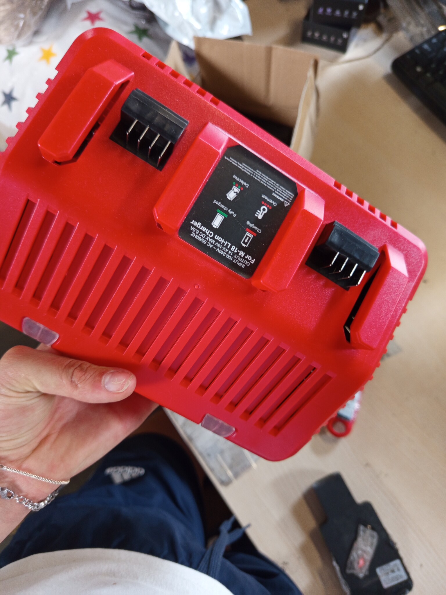 2x 18V 5.0Ah Accu + Oplader voor M18 | 53% Korting