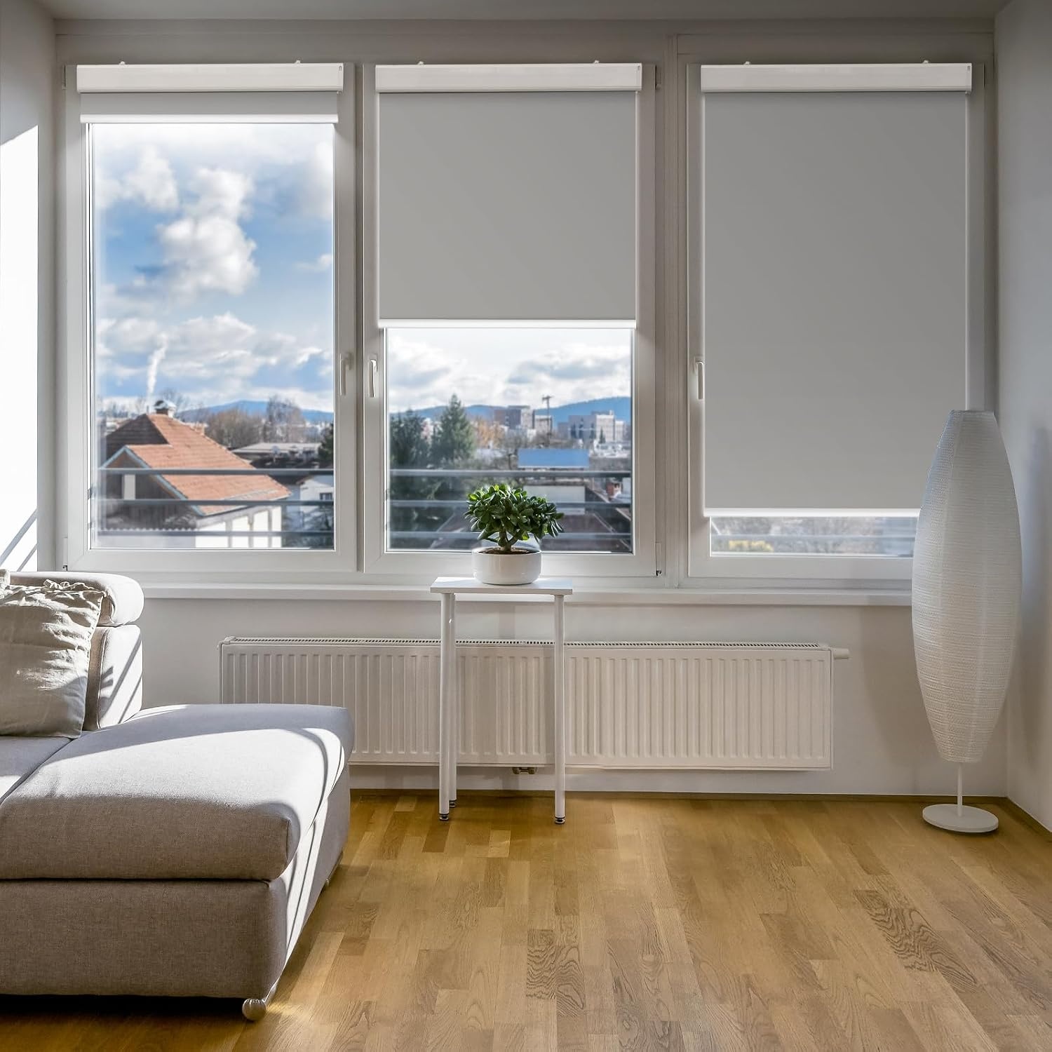 Elektrisch Rolgordijn Grijs (90x200cm) met Zonnepaneel & Afstandsbediening | -34%