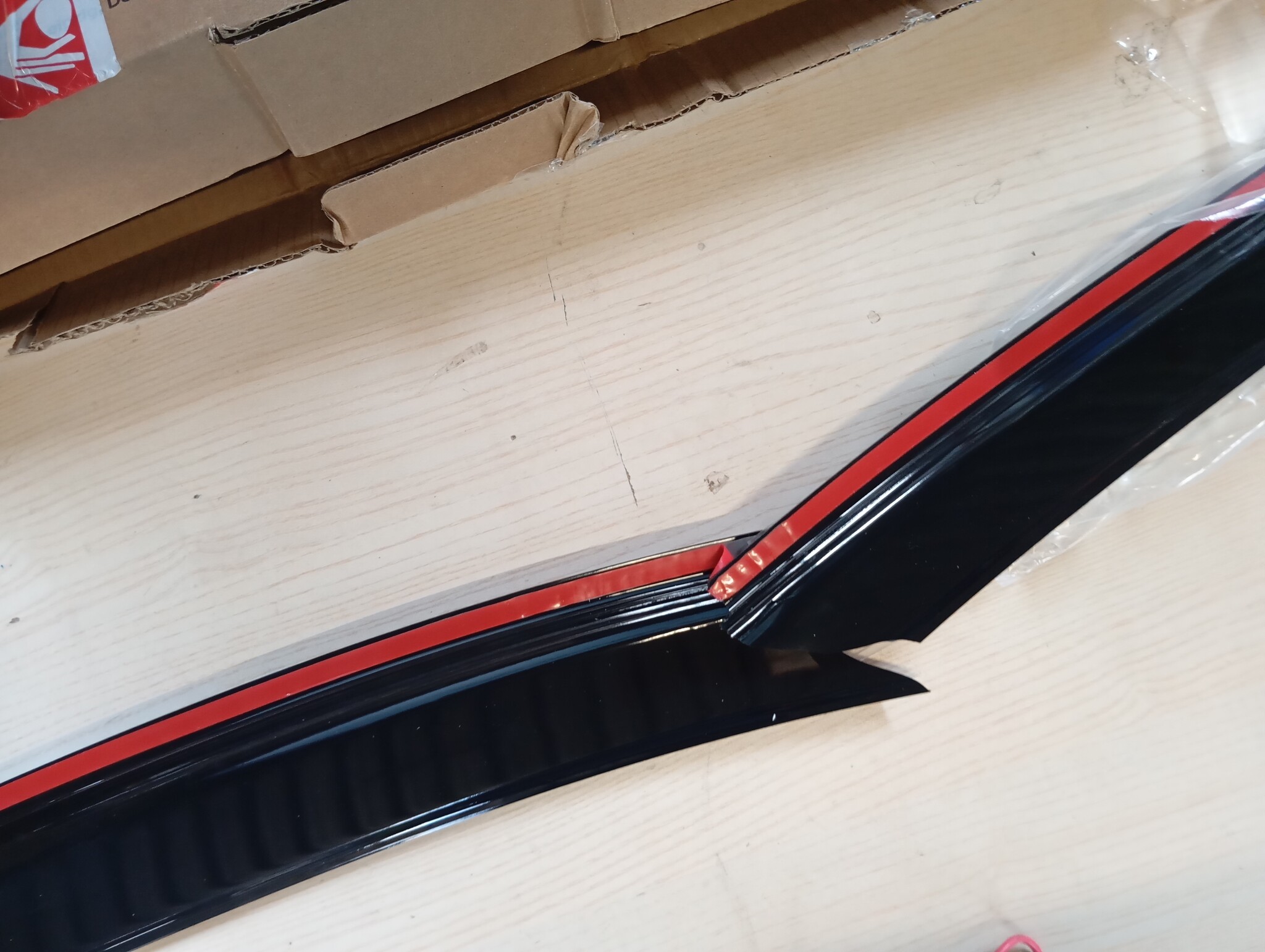 GEARMONSTER Winddeflector, compatibel met VW Golf 7 / VII 2014-2020, zelfklevend, autoraam, tape-on, regenbescherming, windscherm, 4 stuks, zwart
