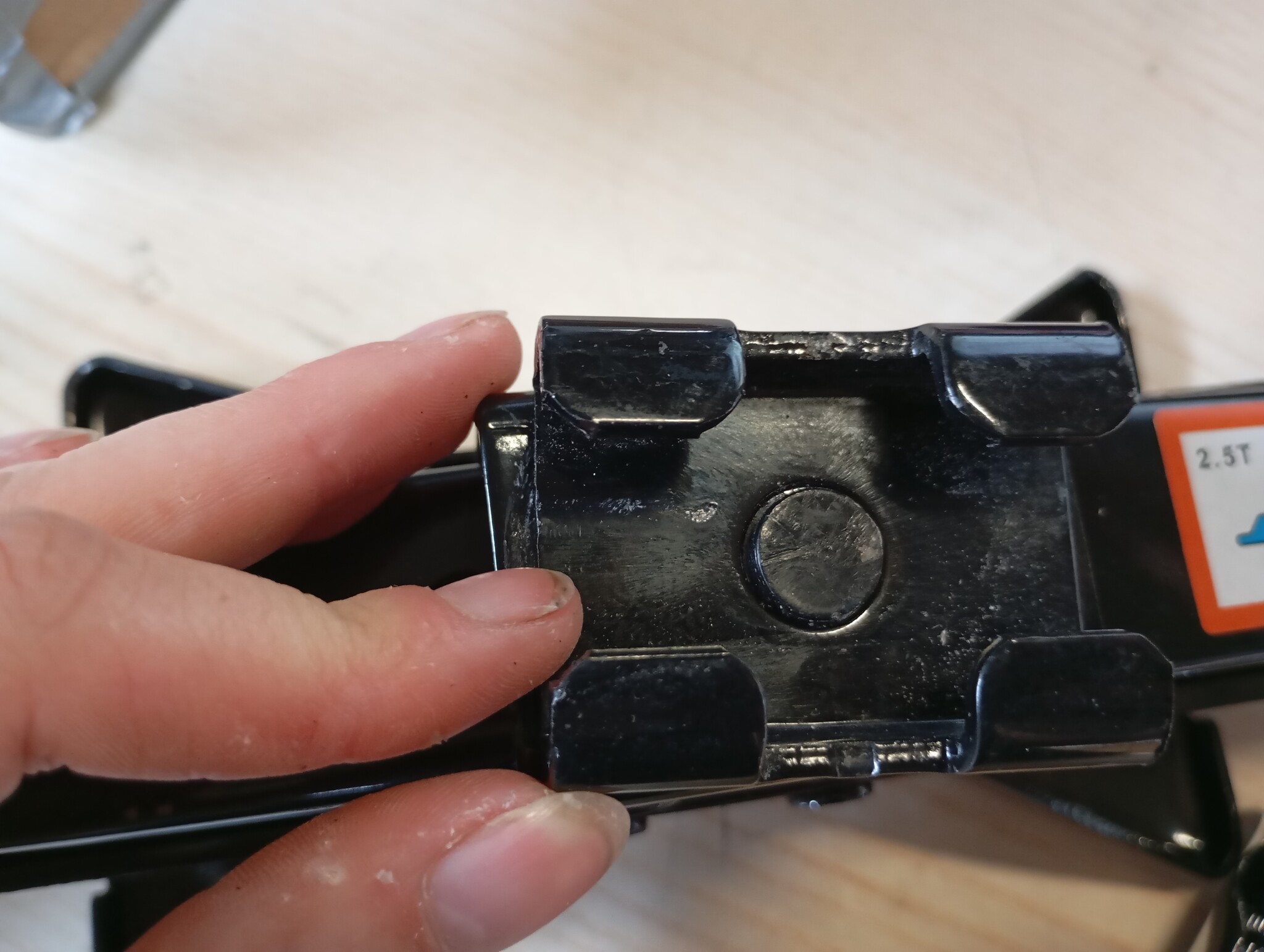 ‎SPECILITE Schaarkrik 2,5 t, Draagbare krik Vergrote Stalen Plaat met Rubberen Buffer, Stabiele en Betrouwbare Krik Voor Personenauto's, SUV's en MPV's