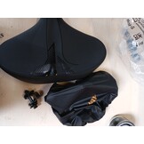 DAWAY C40 Fietszadel met extra zacht schuimvulling, voor dames en heren, senioren, universeel reservezadel voor hometrainer, MTB, e-bike, stadsfiets, racefiets