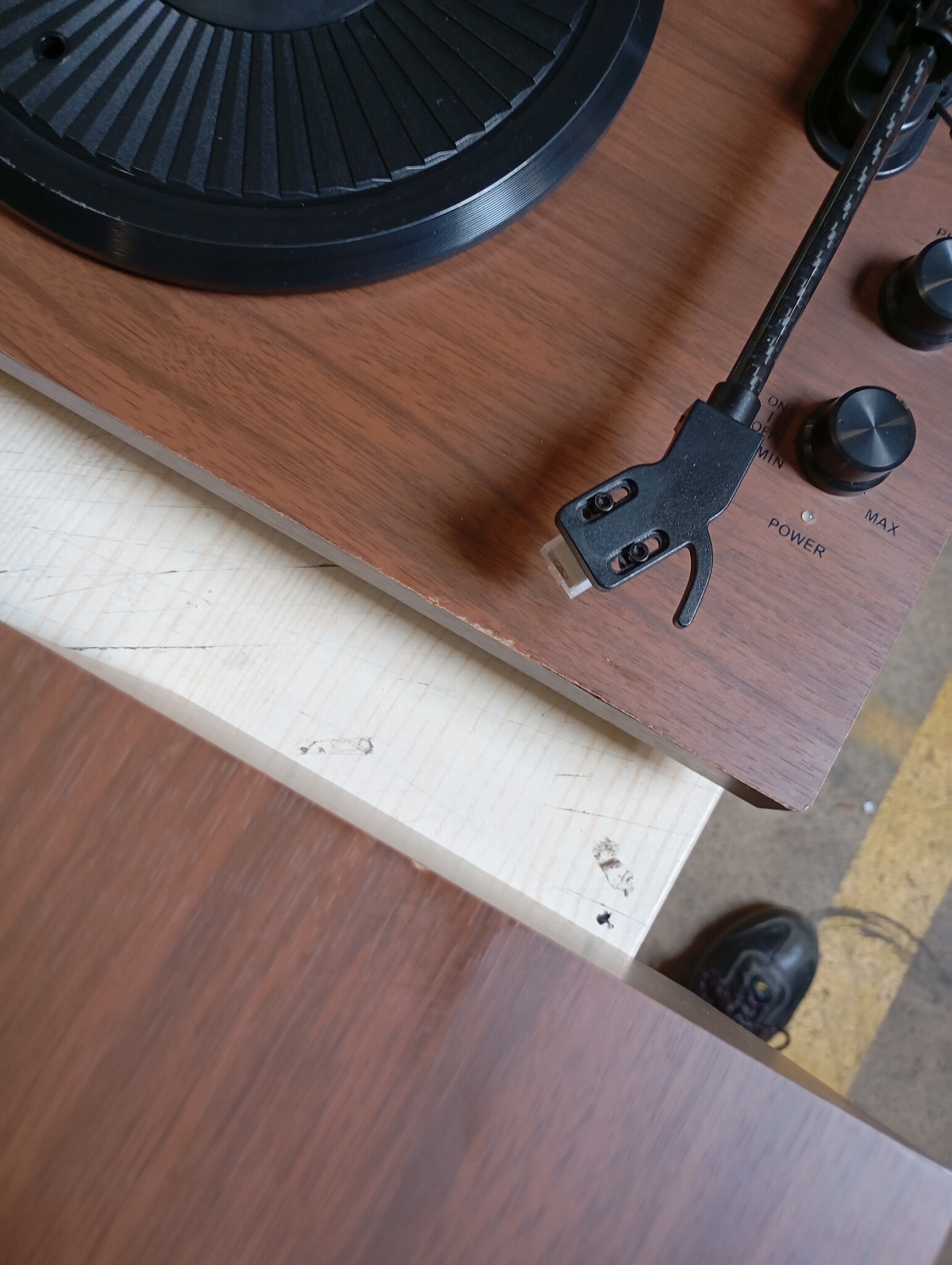 Trynnay Vintage Platenspeler met Bluetooth en Speakers - Walnoothout
