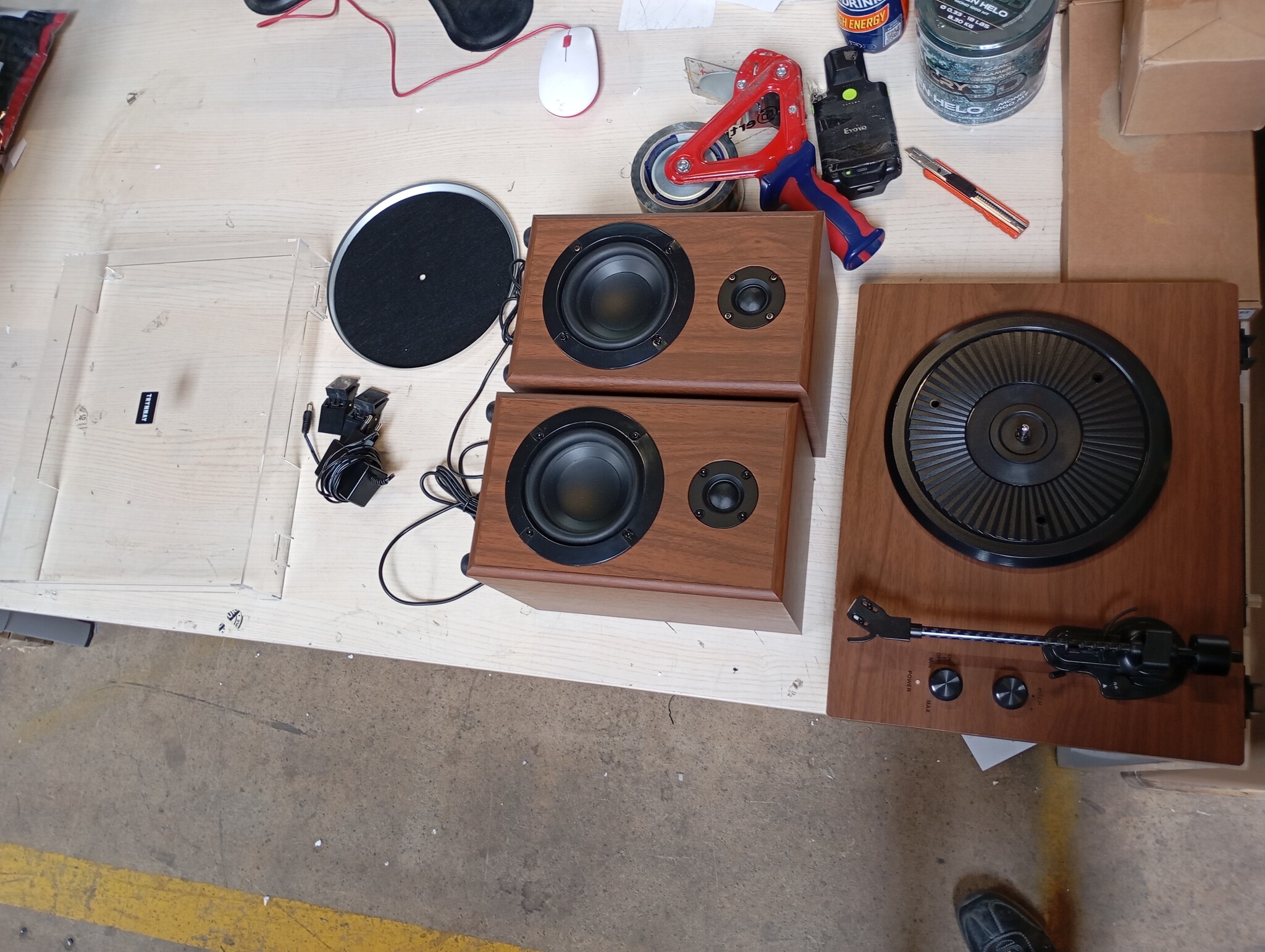 Trynnay Vintage Platenspeler met Bluetooth en Speakers - Walnoothout