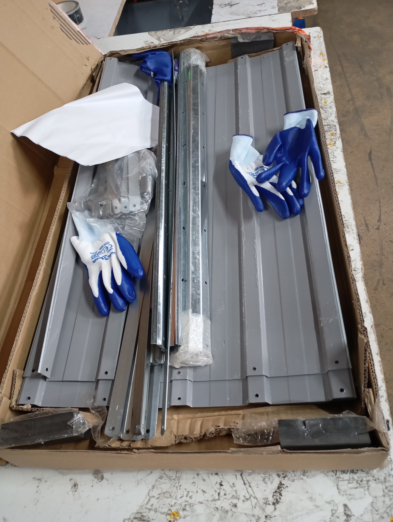 Verhoogde Plantenbak Staal Grijs 480x80x77cm - 75% Korting!