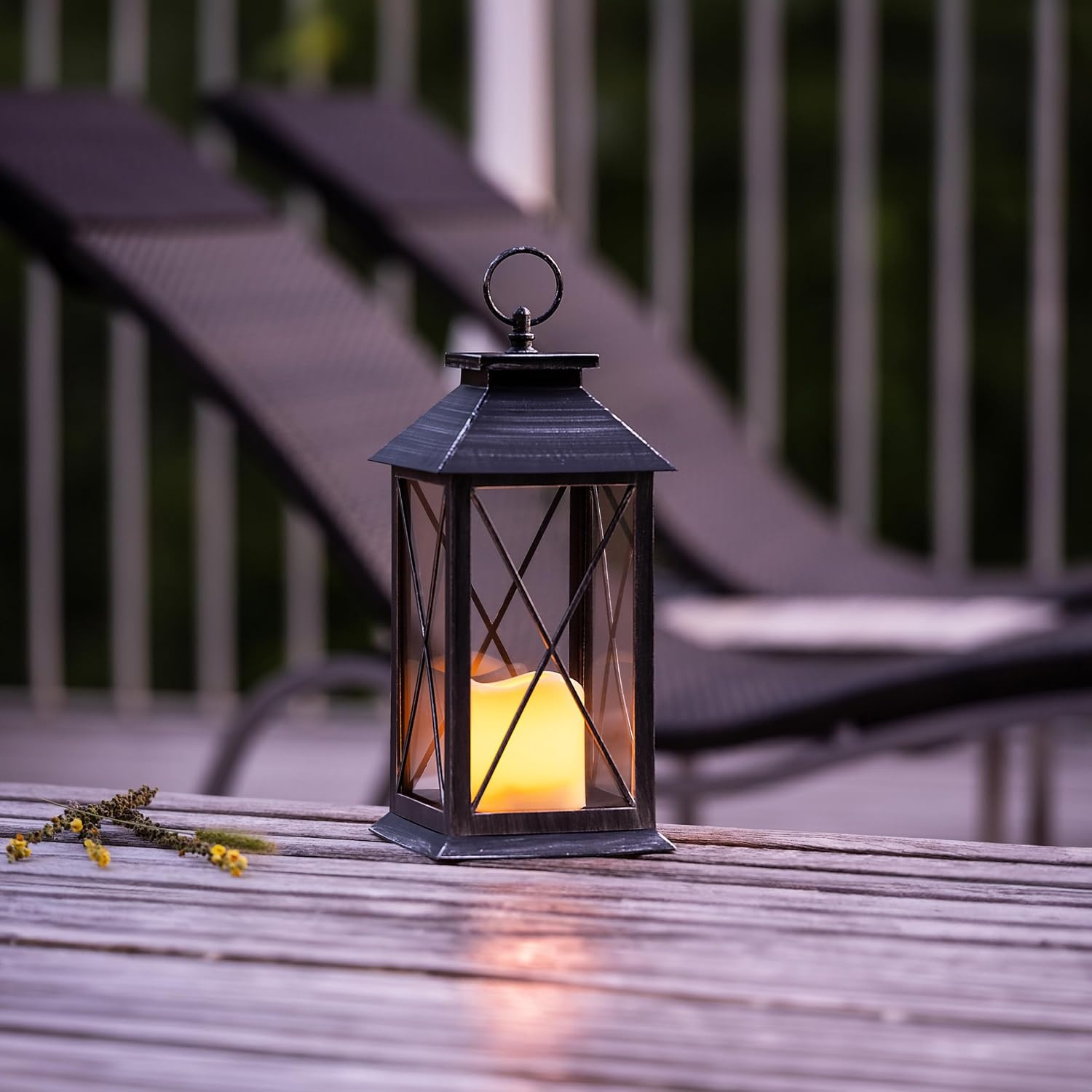 LED Lantaarn met Kunststof Kaars - Spatwaterdicht & Timer - 73% Korting