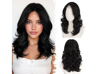 BARSDAR Korte Golvend Zwart Pruik, 40cm Schouder Lengte Golvend Zwart Pruiken voor Vrouwen Wave Textured Layered Pruik met Face-Framing Curtain Bangs Natuurlijke Look Synthetisch Haar Pruiken Party