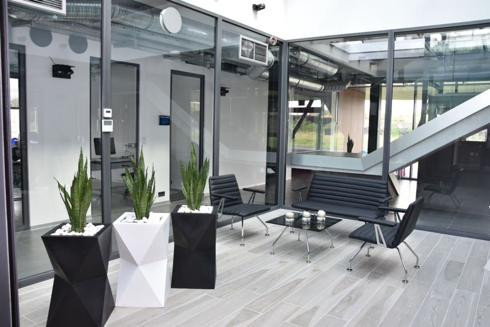 Hoge Bloempot VALENCIA Wit 70cm - Binnen/Buiten met LED (63% Korting)