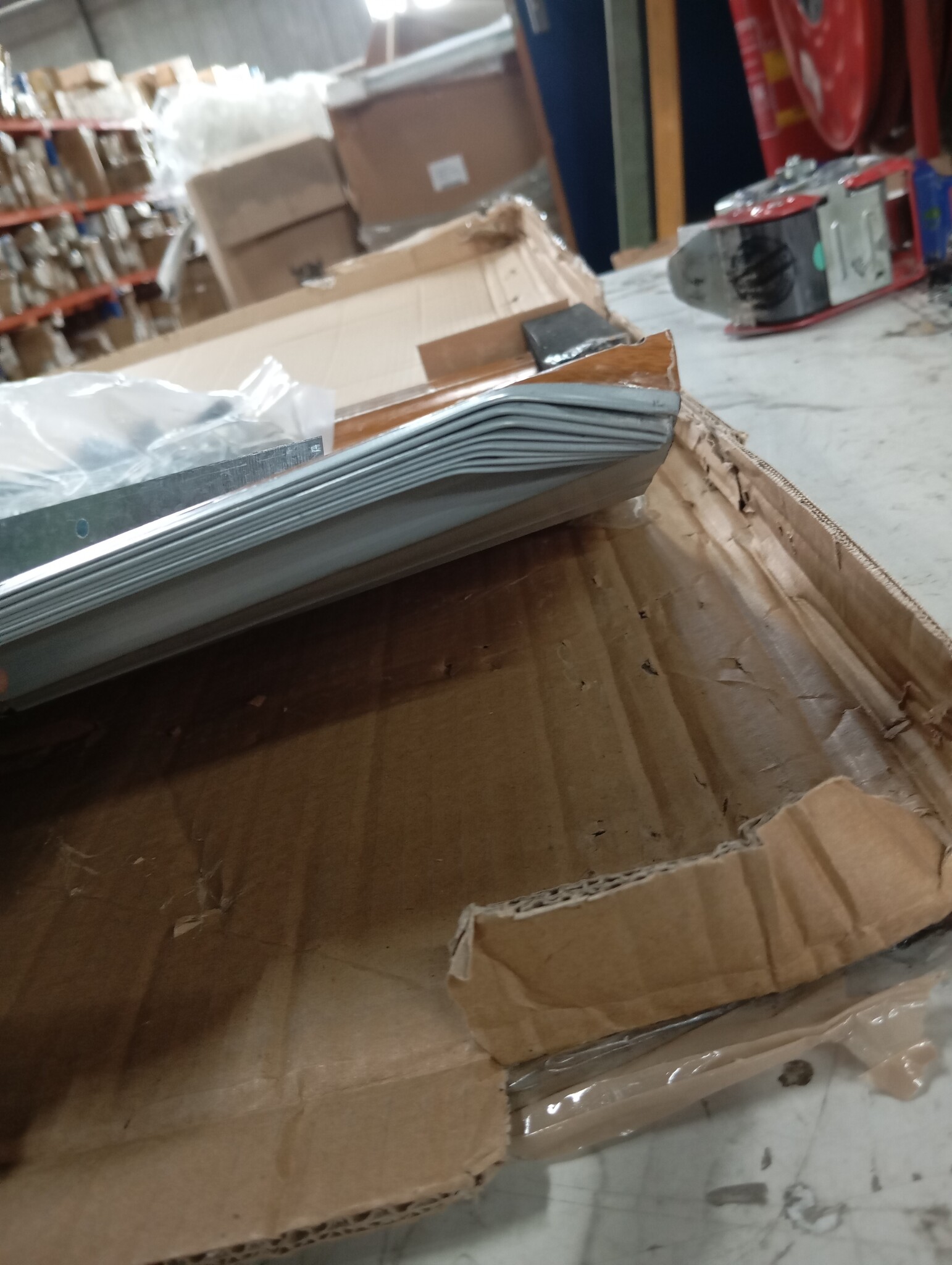 vidaXL Verhoogde plantenbak Licht Bruin 320 x 40 x 45 cm
