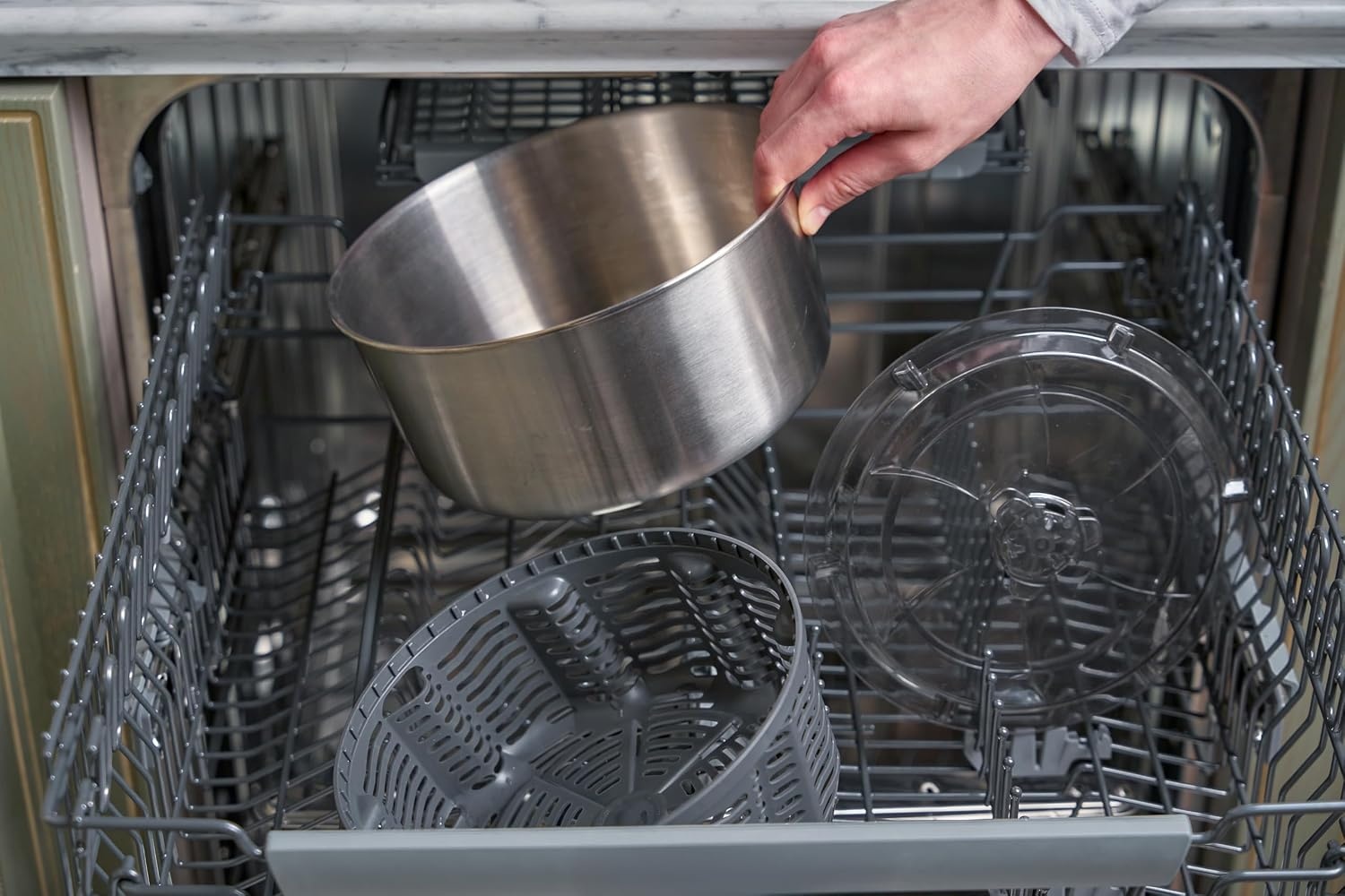 Zyliss Swift Dry Salad Spinner Stainless Steel Small, 3.5L, Non-Slip Base, Serving Plate, AquaVent Technology, One-handed Pump, Brake System, Easy to Clean