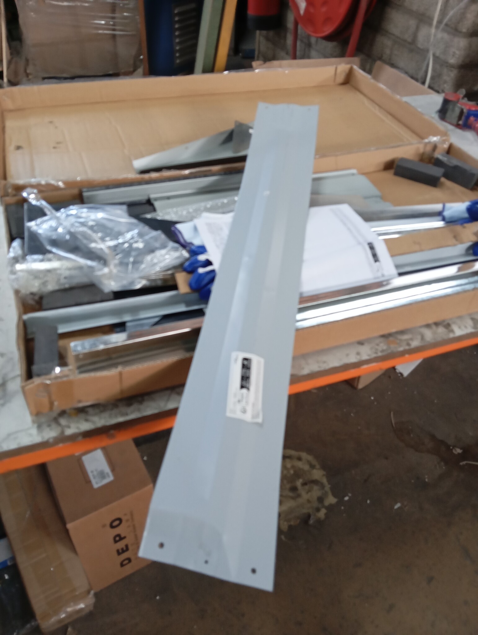 vidaXL Overkapping voor robotmaaier 92x97x63 cm staal antracietkleurig