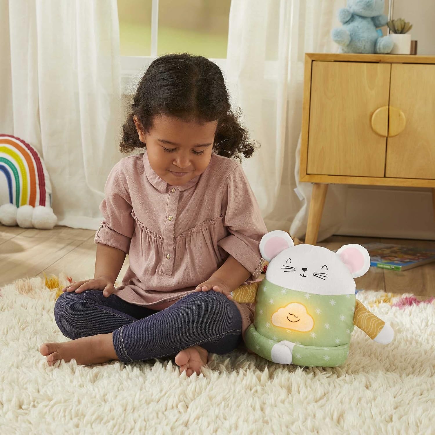 Fisher-Price - Muis meditatie en ontspanning, pluche dier met rustgevende geluiden, begeleide oefeningen voor meditatie en muziek, speelgoed voor kinderen van 2-5 jaar, HJF21