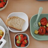 BEABA, Set van 3 stapelbare siliconen kommen, babymaaltijdset, siliconen serviesset voor kinderen, nestbaar, evolutief, ergonomisch, gezond siliconenmateriaal, duurzaam (Sage Green/Katoen/Misty Green)