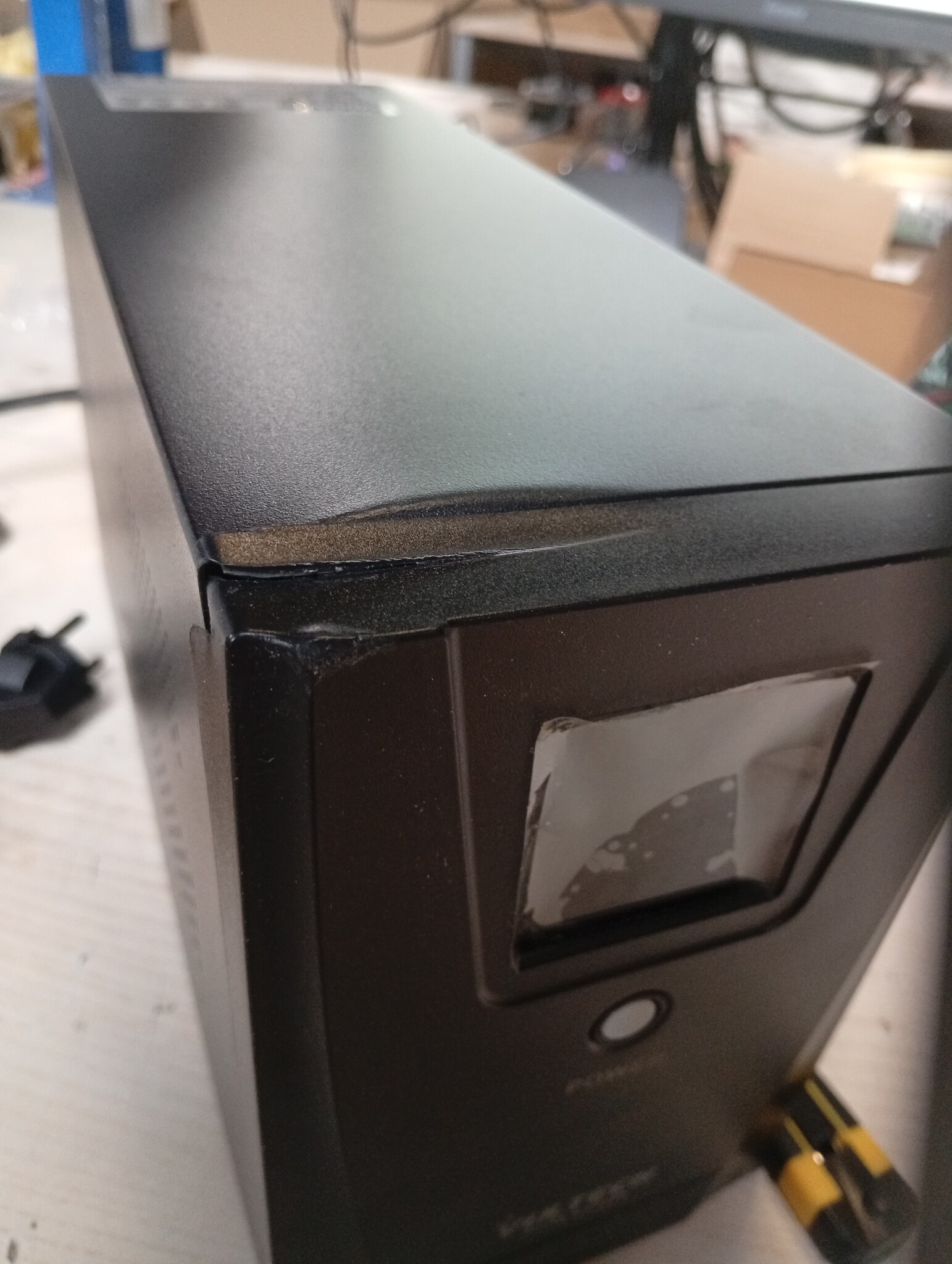 APC Back-UPS Pro BR900MI UPS - 900 VA - Zwart