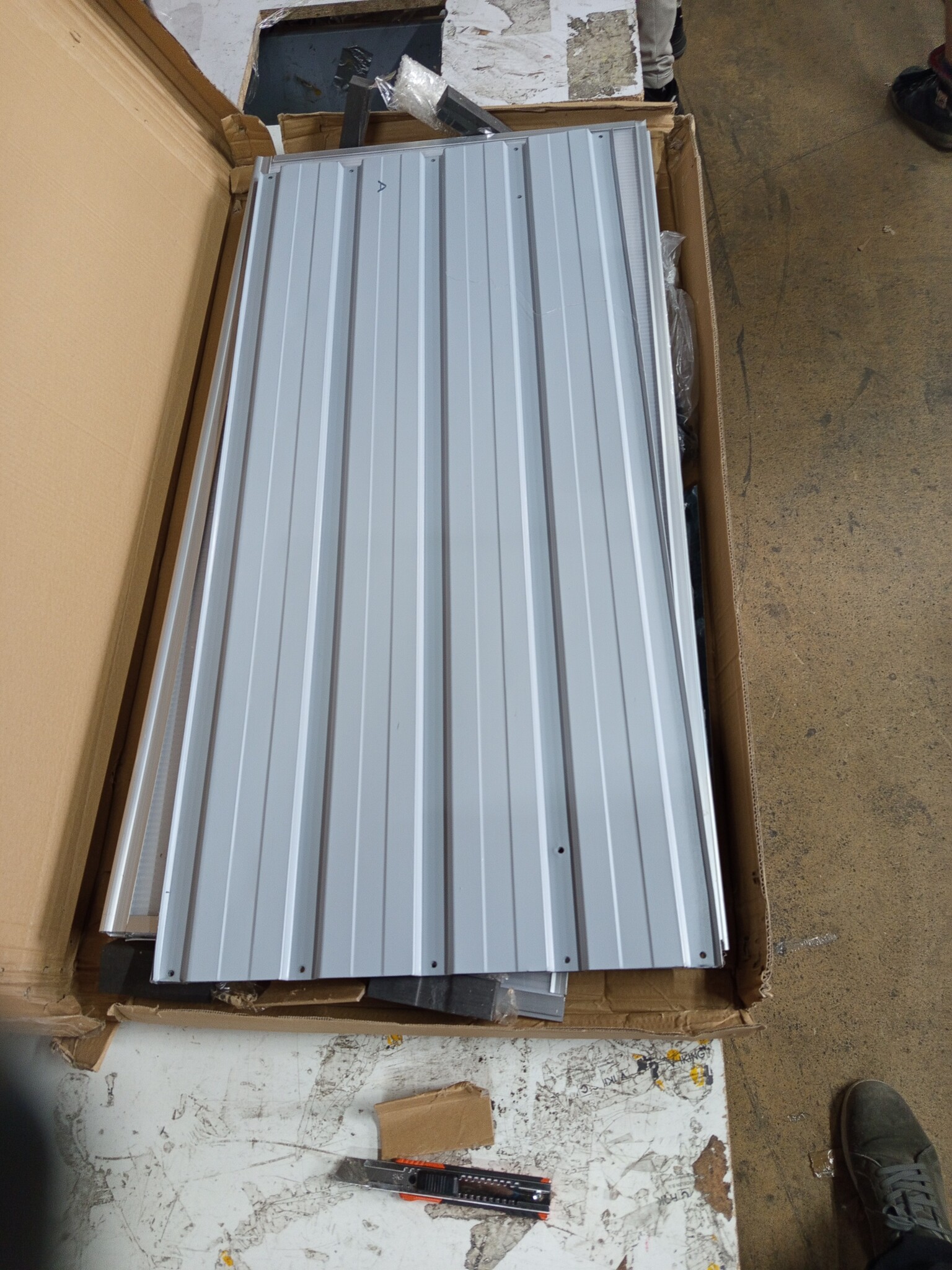 Tuinkas van Staal & PC-plaat - 100x100x85 cm - Bruin - 54% Korting