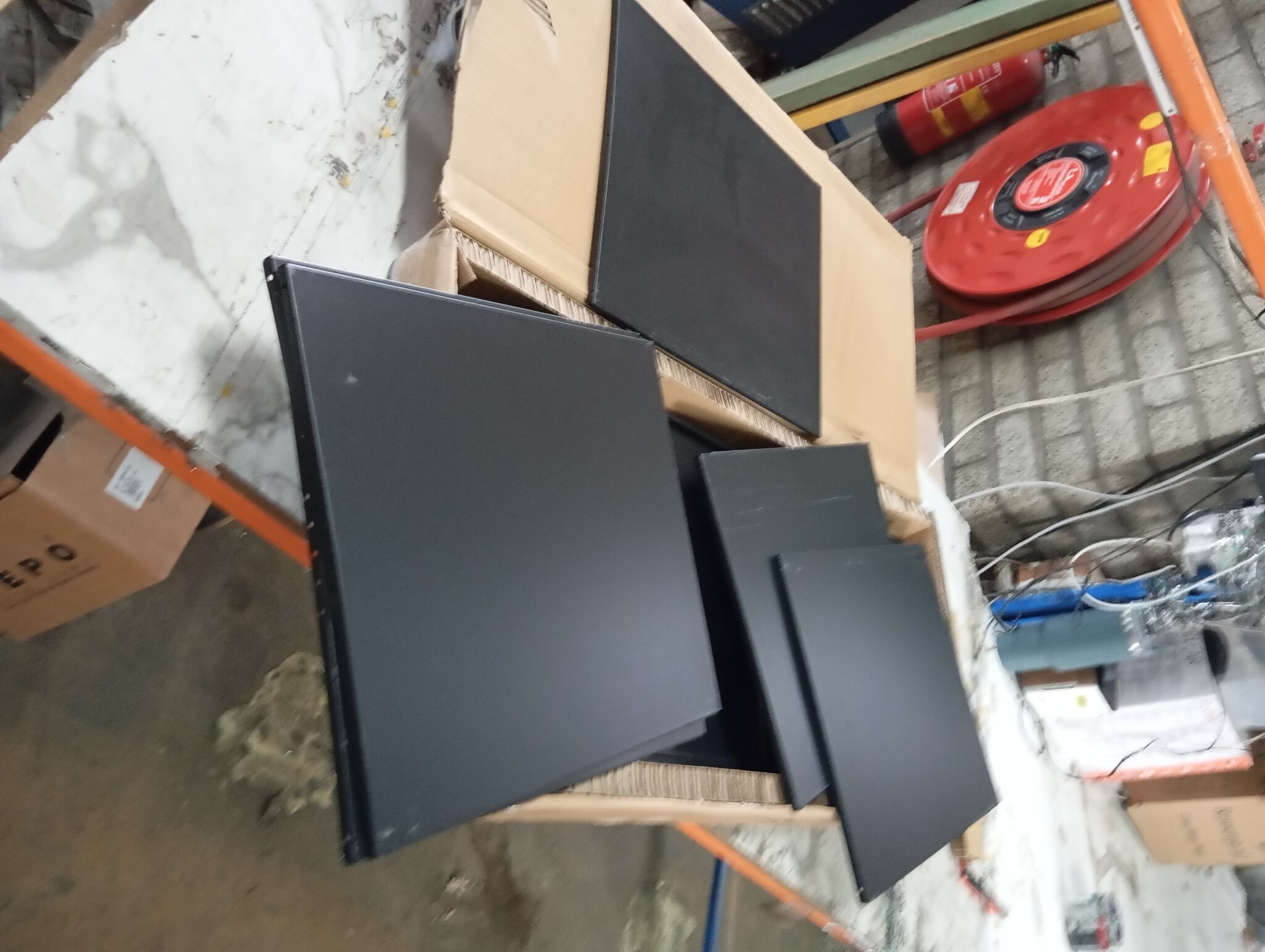 Plantenbak Staal 100x100x40 cm Zwart - 59% Korting!