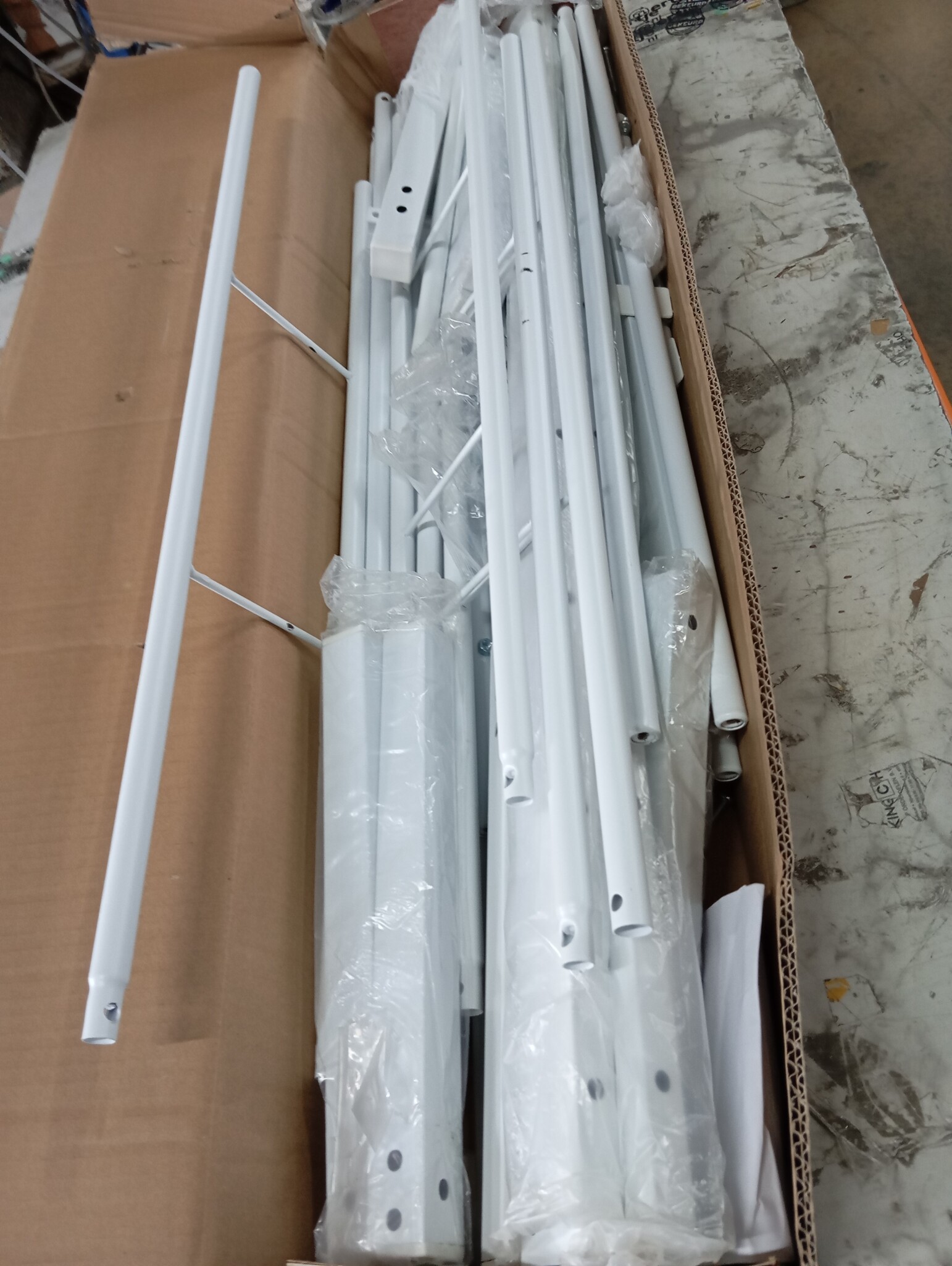 vidaXL Bedframe Metaal Wit 135x190cm - 54% Korting