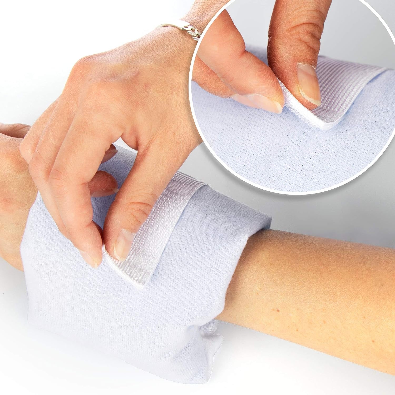 com-four® 2x grote meervoudige kompressen met premium herbruikbare fleece-hoes, koude en warme kompressen met gel-coolpack, beschermhoes met elastische band, 29 x 12 cm - Made in Germany