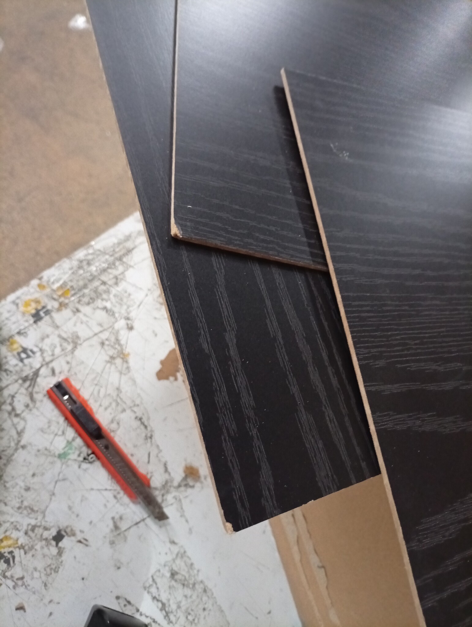 vidaXL TV-meubel Zwart Eiken 140x40x36 cm Bewerkt Hout