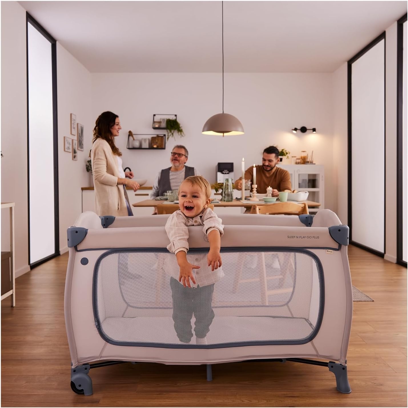 hauck reisbed Sleep N Play Go Plus - Babyreisbed met wieltjes, draagtas, opvouwbare bodem en grote opening om in te spelen - vanaf de geboorte tot 15 kg - Klein opvouwbaar, Dusty Cork