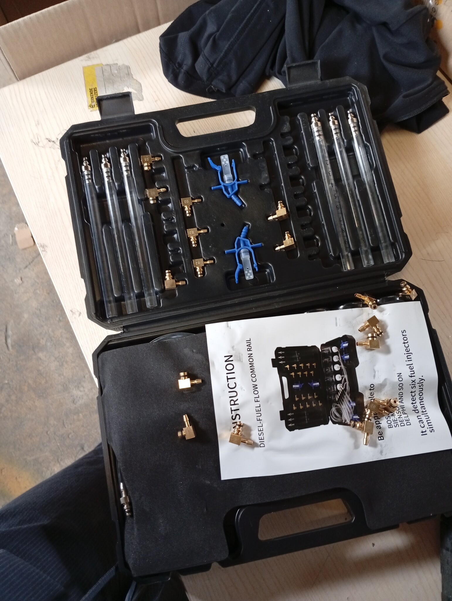 Diesel Leak Off Test Kit Common Rail Tester Leak Off Tester 6 Cylinder Diesel Injector Flow Meter Engine Injection Rail Test Kit with 24 Adapters