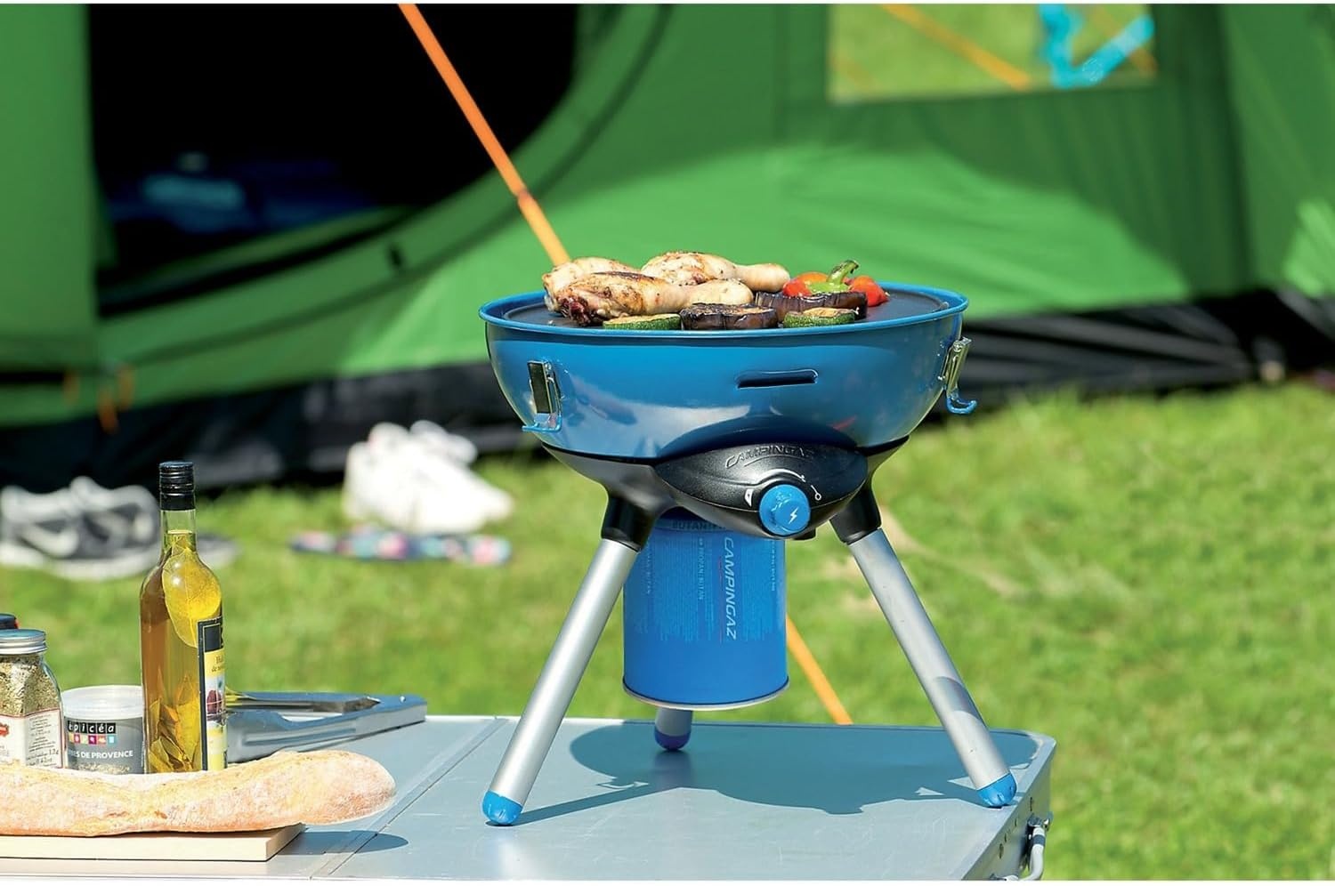 Campingaz Party grill, kleine grill voor camping, festivals of picknick, campinggrill met flexibele kookmogelijkheden, gasfornuis met antiaanbaklaag en pannenhouder