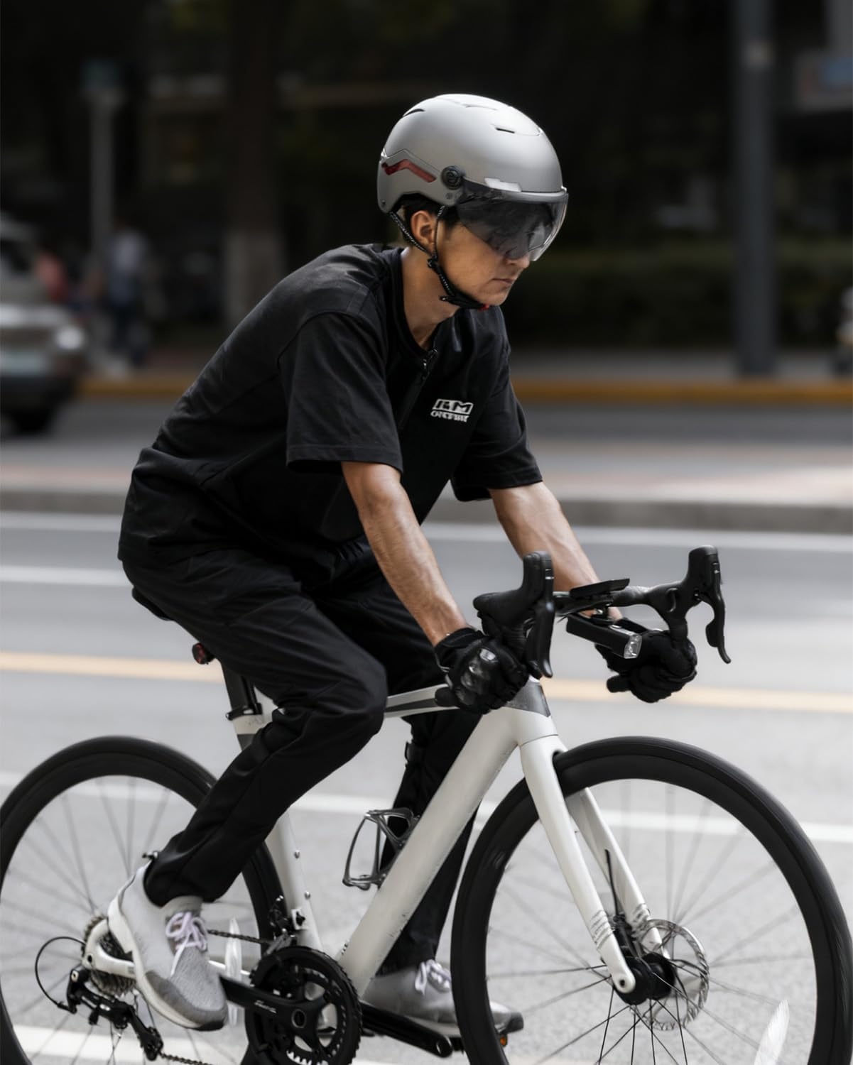 Slimme Fietshelm met LED, Richtingaanwijzers & Remlicht - 29% Korting
