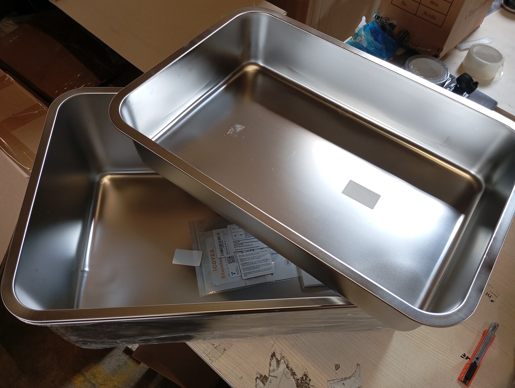 Grote Kattenbak van Roestvrij Staal, Open XXL Kattenbak, Metalen Kattenbakken voor Katten van Alle Maten en Konijnen, met Antiaanbaklaag, Geurvrij en Gemakkelijk Schoon te Maken, 60x40x20cm