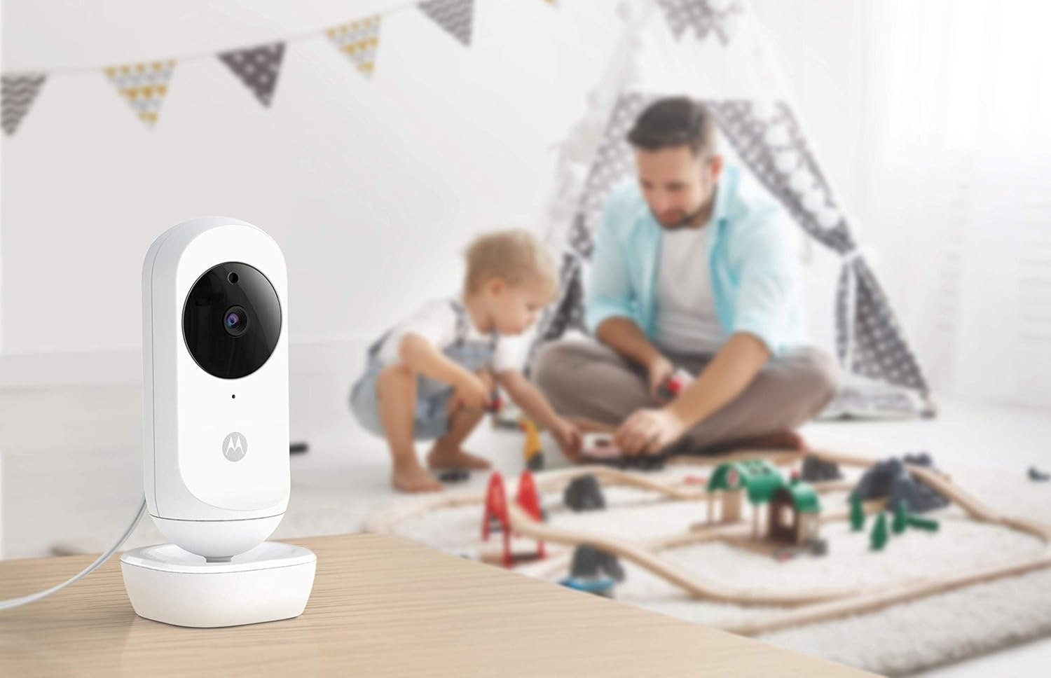 Motorola Nursery VM35-2 Babyfoon met 2 Camera's en 5,0 Inch Kleurenscherm - Wit