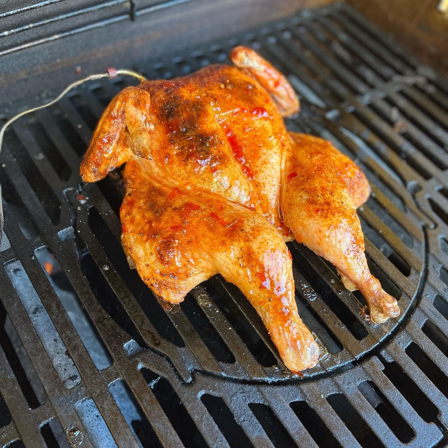 WELL GRILL 44,5 cm gietijzeren grillrooster met rond ingebouwde accessoires voor Weber Spirit I & II E/S 310 320 330 serie, Spirit 700, Genesis 1000-3500, Platinum B/C, Weber Gourmet BBQ Roostsysteem,