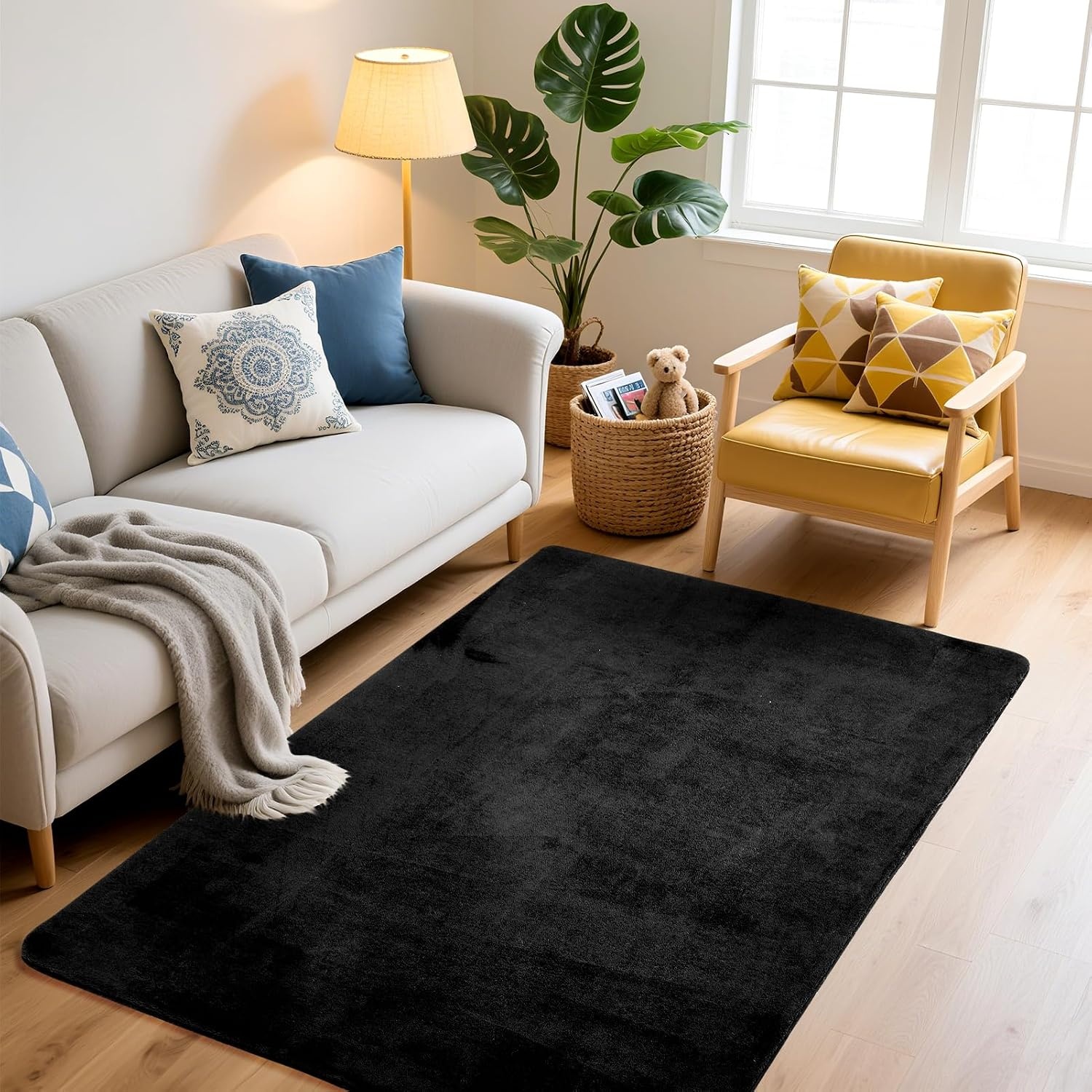 Woonkamertapijt, laagpolig tapijt, woonkamer, decoratie, wollig, zacht, wasbaar en antislip, modern, eenkleurig tapijt voor slaapkamer, kinderkamer, bedmat, 120 x 170 cm, zwart