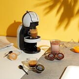 KRUPS Dolce Gusto Mini me Artic KP123B - Cafetera de cápsulas Nestlé Dolce Gusto automática, 15 bares de presión, motor 1500 W con depósito 0.8 L, para todo tipo de bebidas frías y calientes, blanco