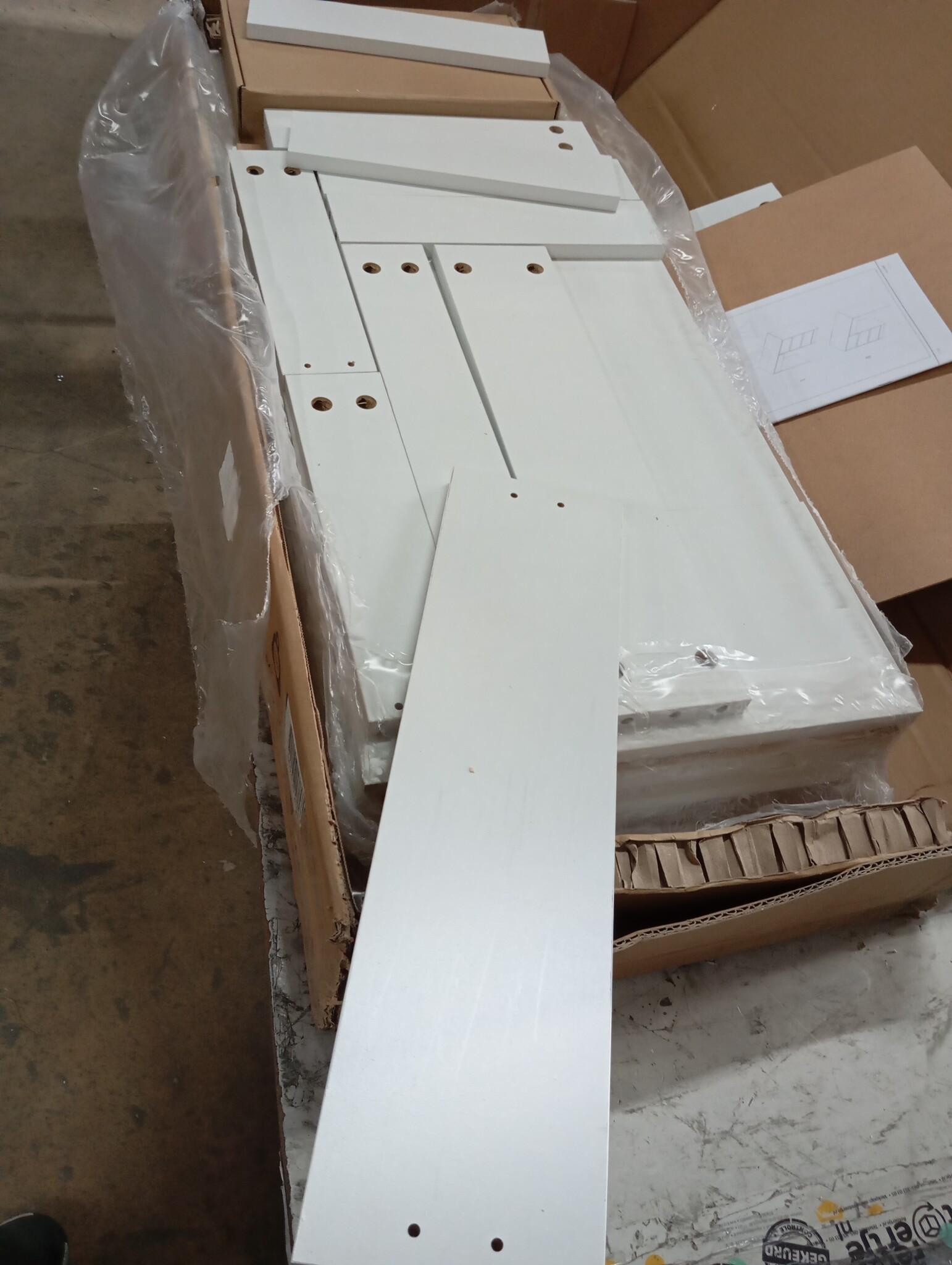 Wit Bureau met Lade en Plank - 54% Korting!