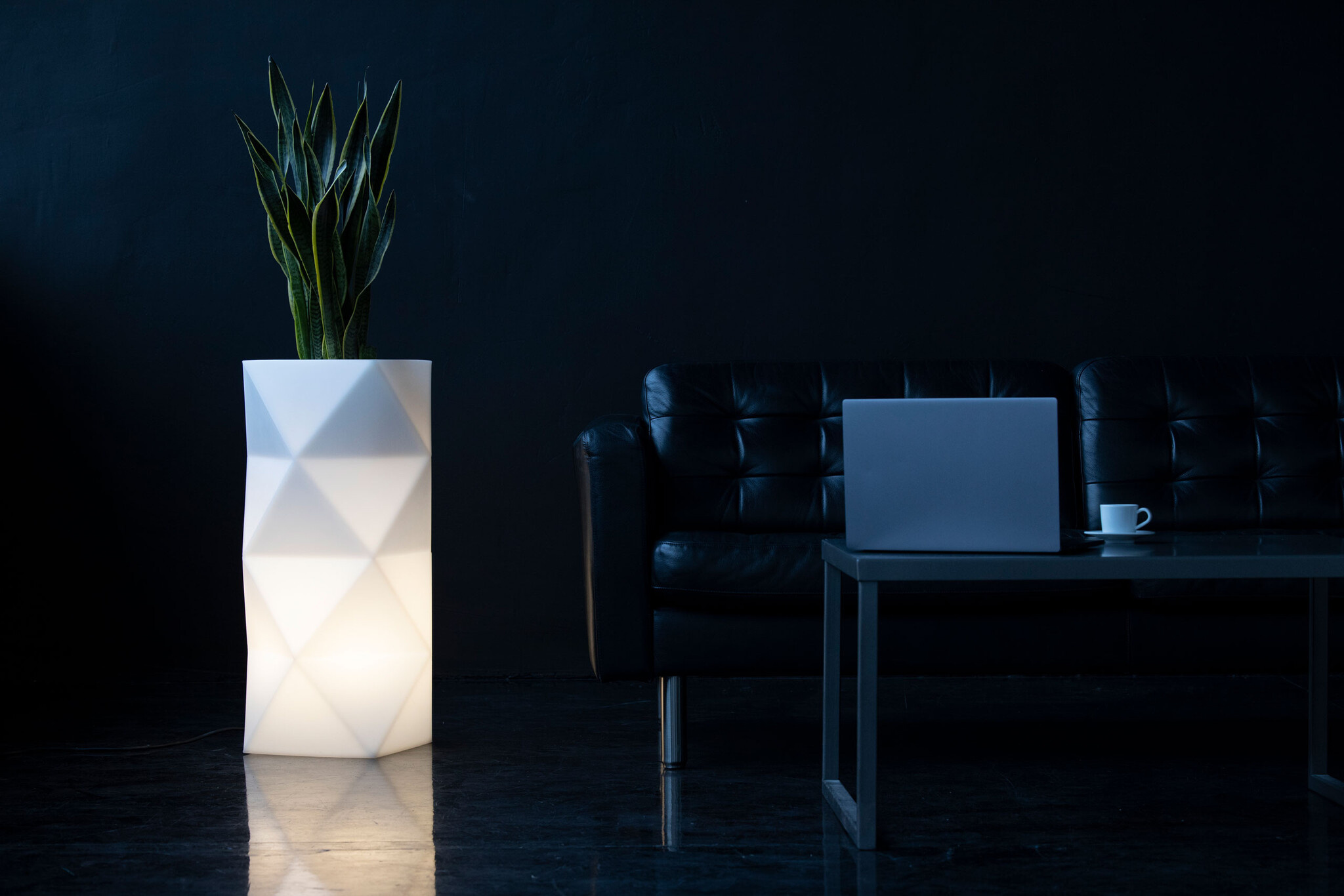 Hoge Bloempot Wit met Verlichting 29x29x78cm - 35% Korting