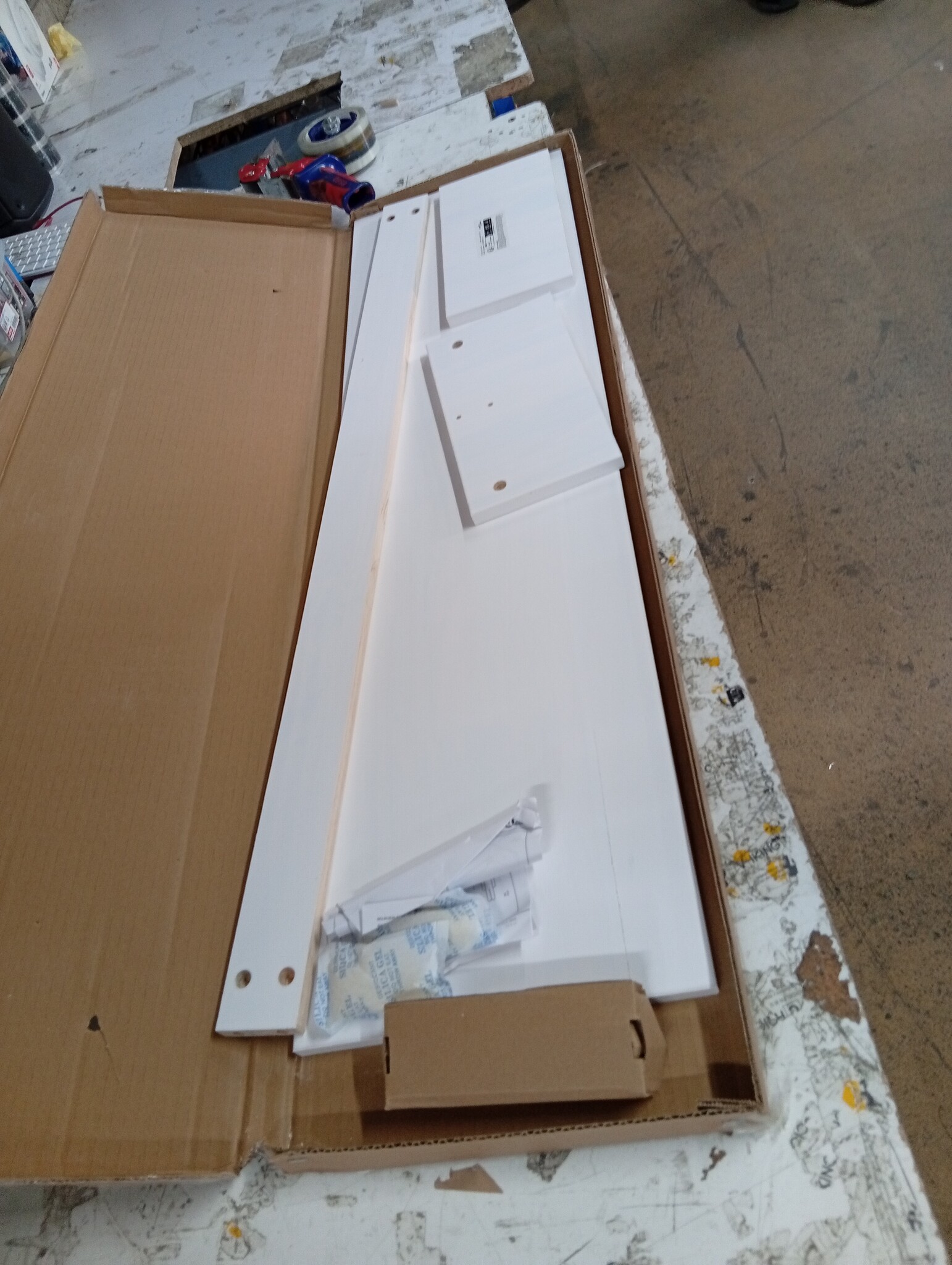 vidaXL Monitorstandaard 100x27x15 cm massief grenenhout wit