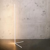 Dimbaar Zwart Minimalistisch LED Vloerlamp - Hoeklamp met Warm Licht (60% Korting)
