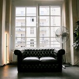 Dimbaar Zwart Minimalistisch LED Vloerlamp - Hoeklamp met Warm Licht (60% Korting)