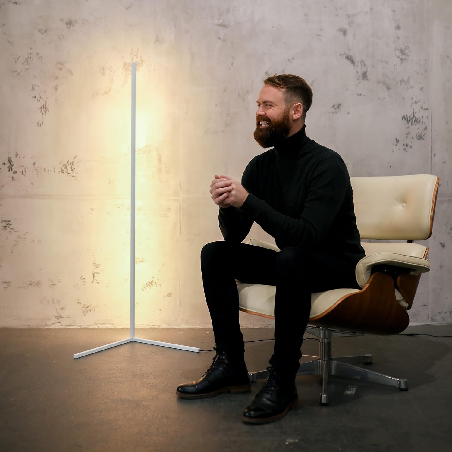 Dimbaar Zwart Minimalistisch LED Vloerlamp - Hoeklamp met Warm Licht (60% Korting)