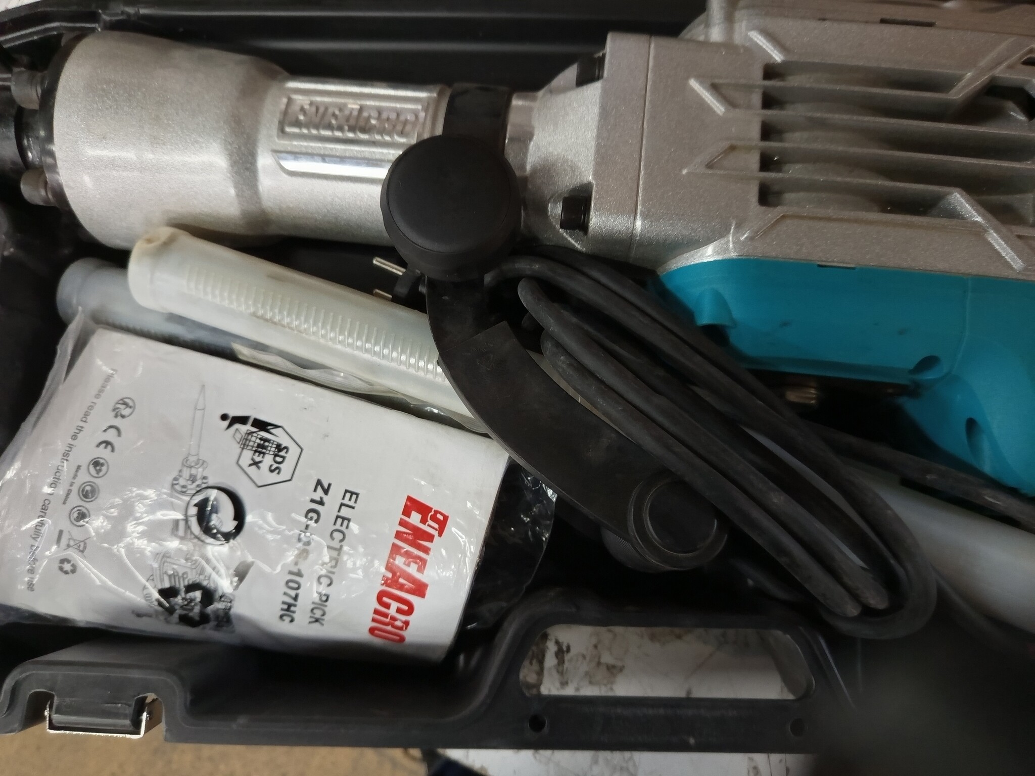 Sloophamer 1700W, 65 Joule | Trillingsdempend | Incl. Koffer | 59% Korting